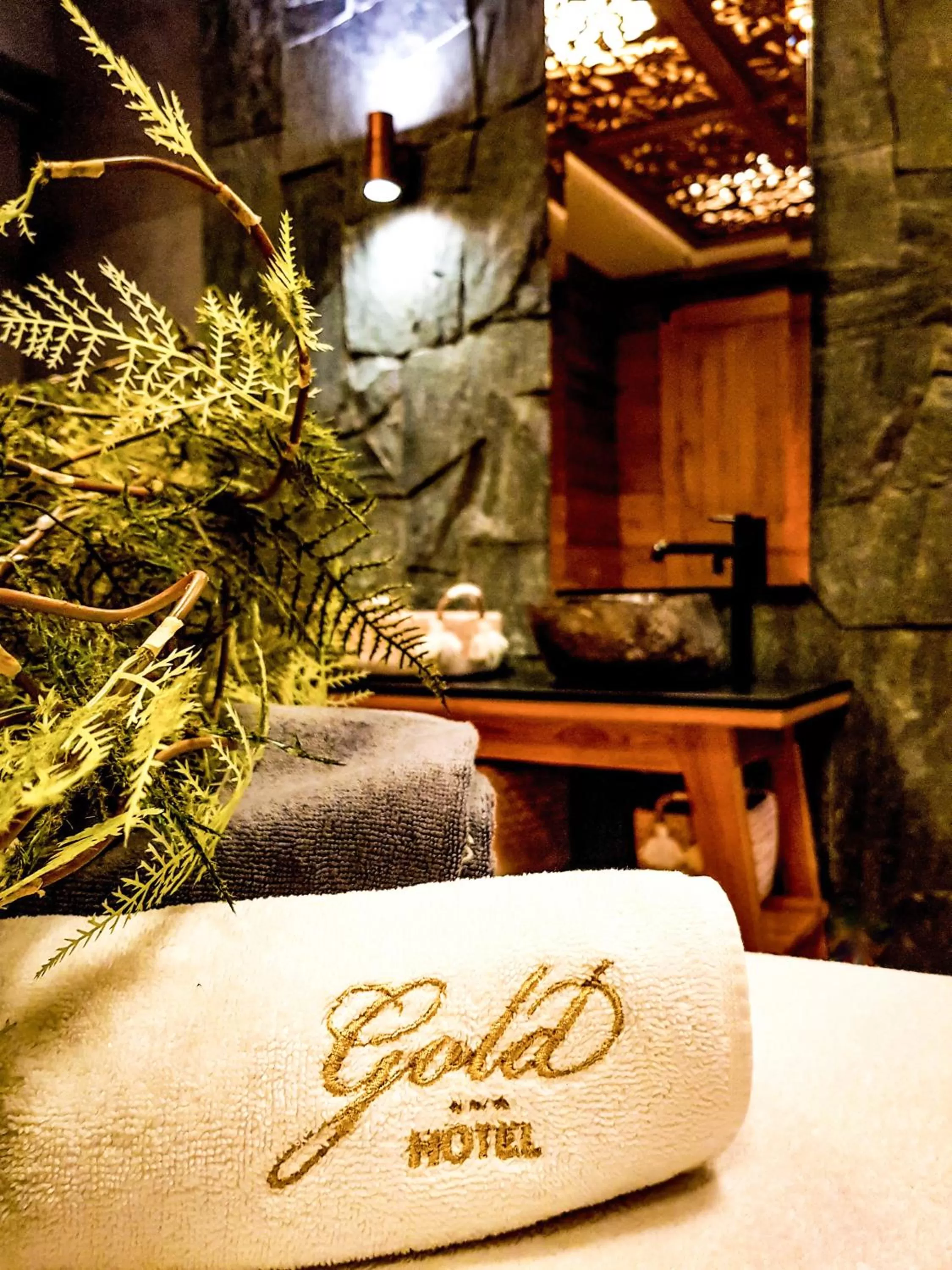 Massage in Gold Hotel