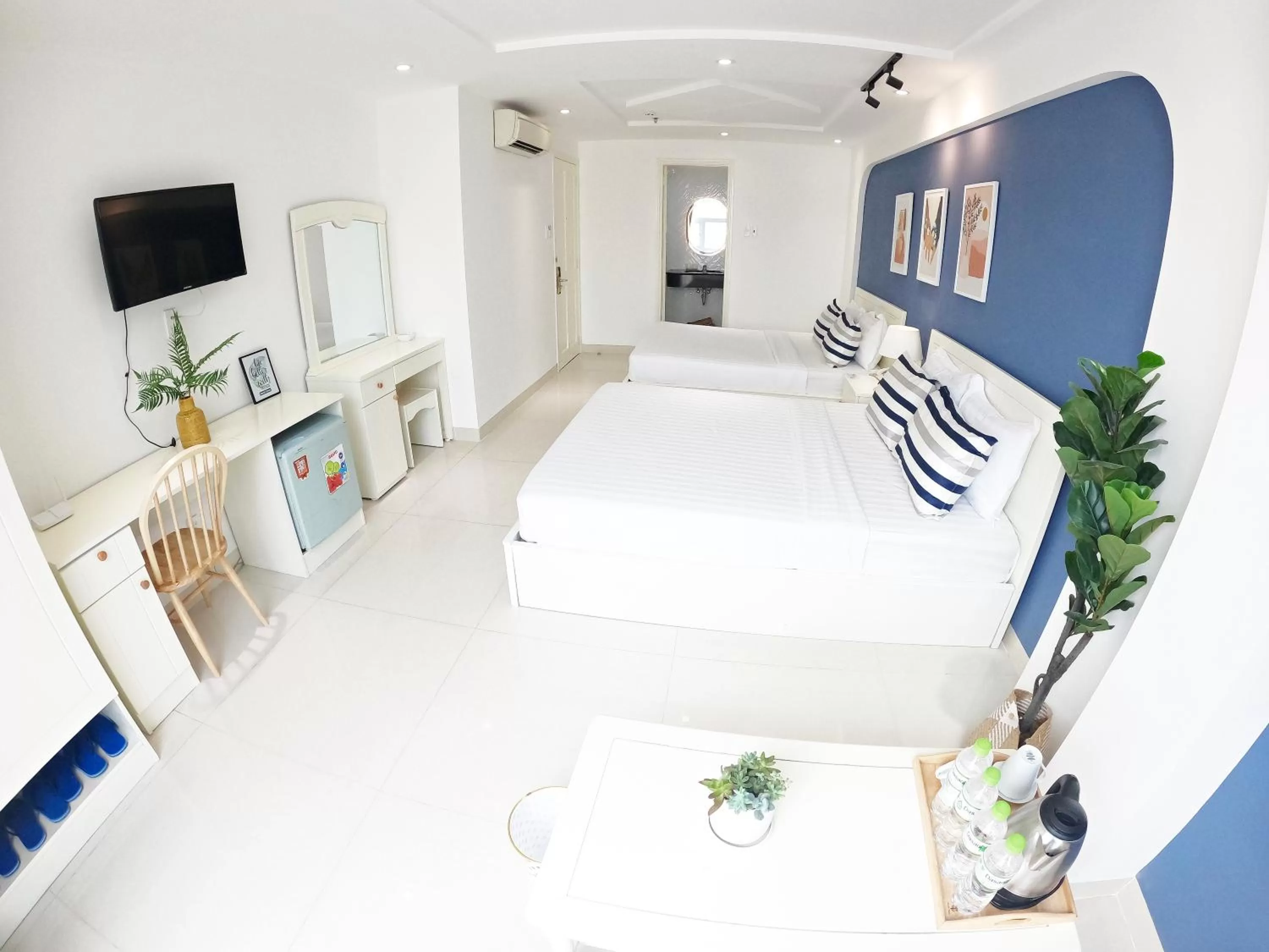 Photo of the whole room, Bed in Dinh Phat Hotel