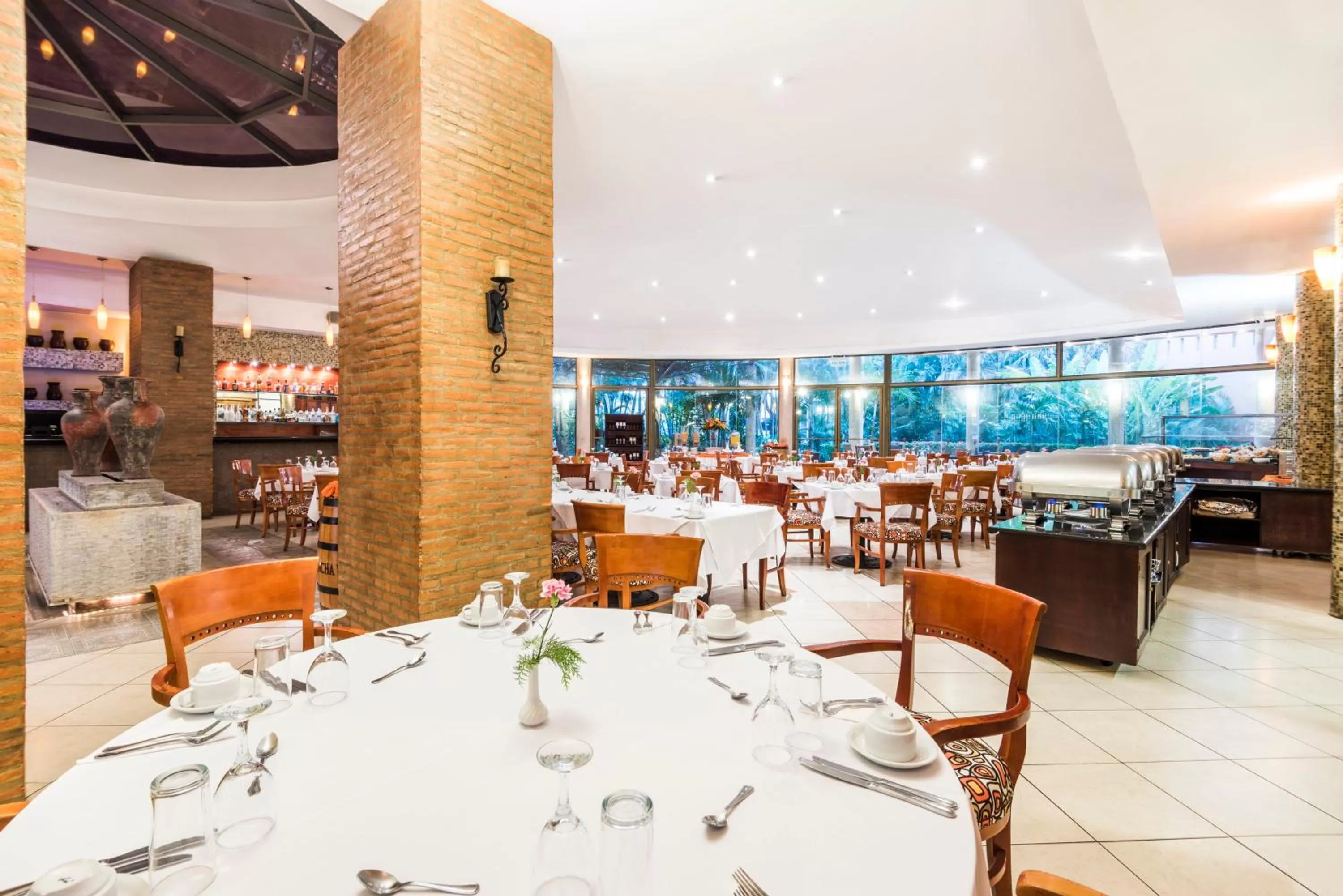 Restaurant/places to eat in Holiday Inn Convention Center by IHG