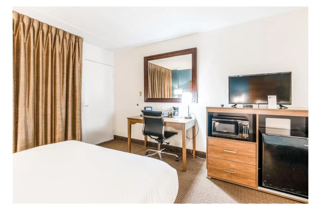 Bed in Altoona Grand Hotel