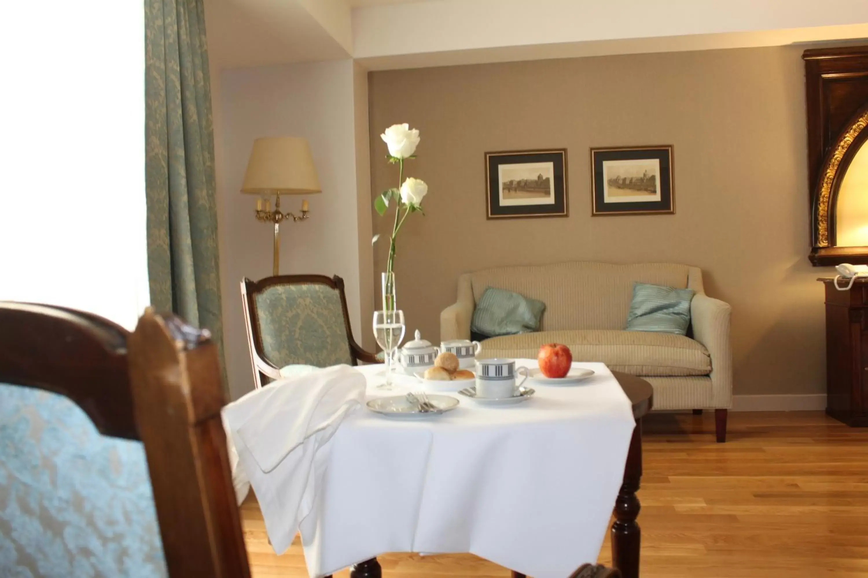 Executive Deluxe Suite in Hotel Club Frances Executive Deluxe Suite in Hotel Club Frances