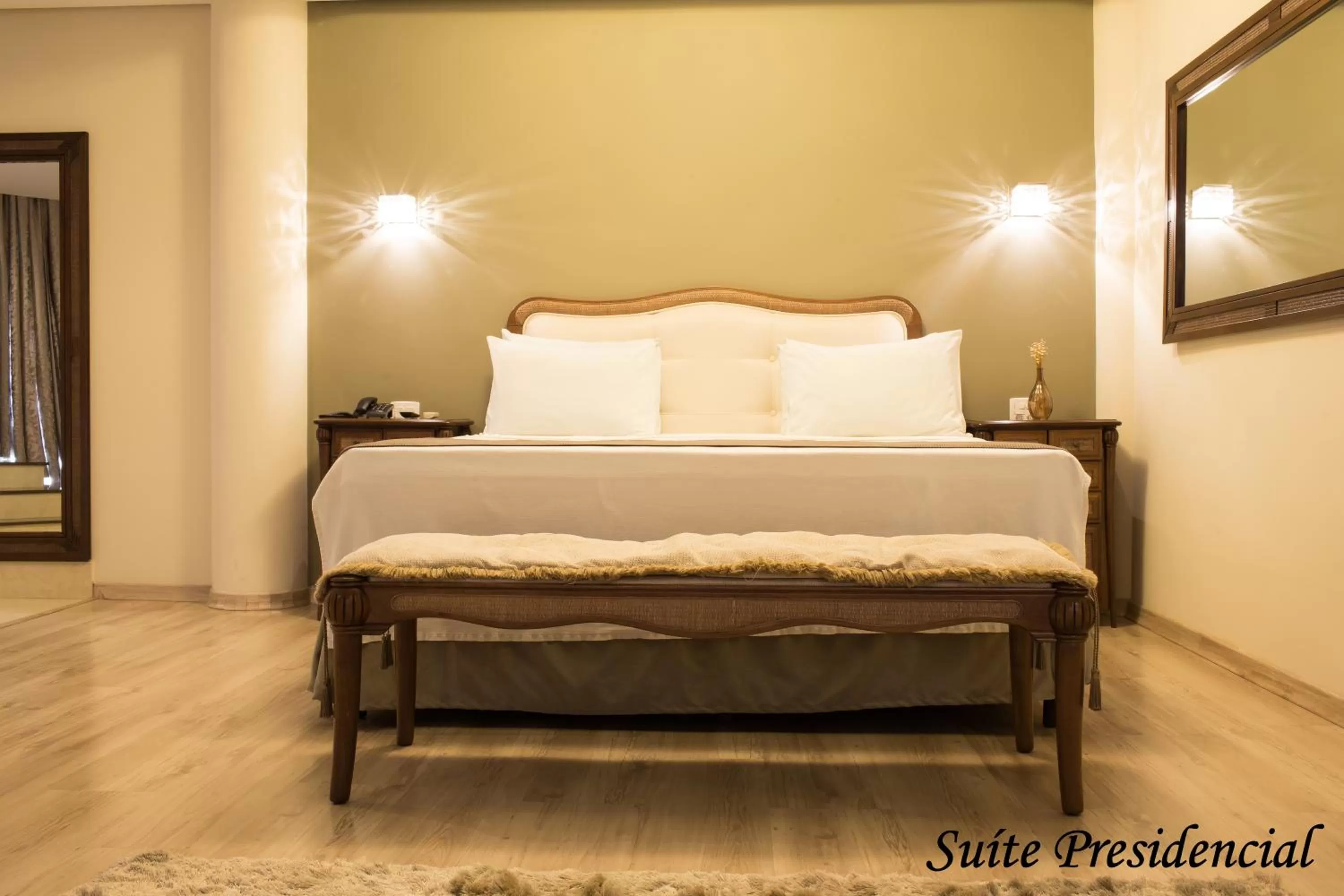 Bed in Minas Platinum Hotel & Convention