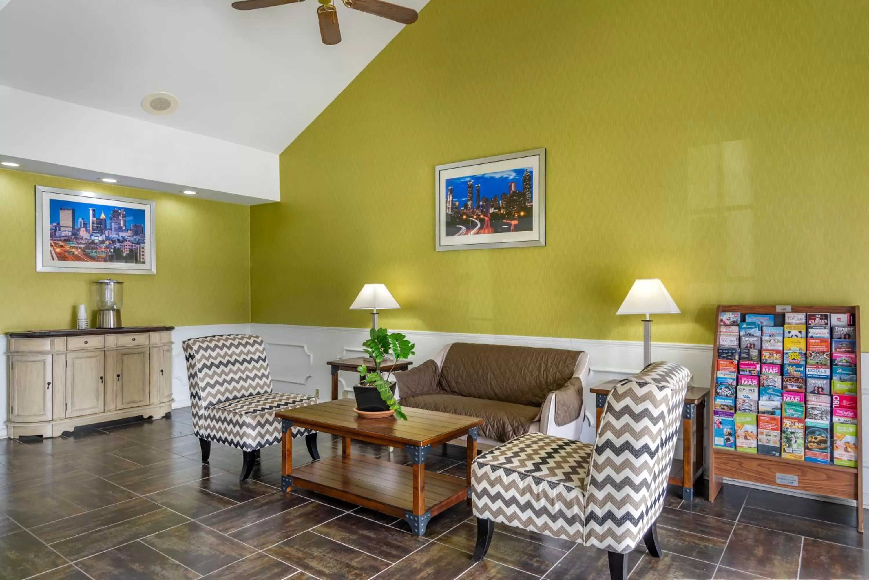 Lobby or reception in Quality Inn Conyers I-20