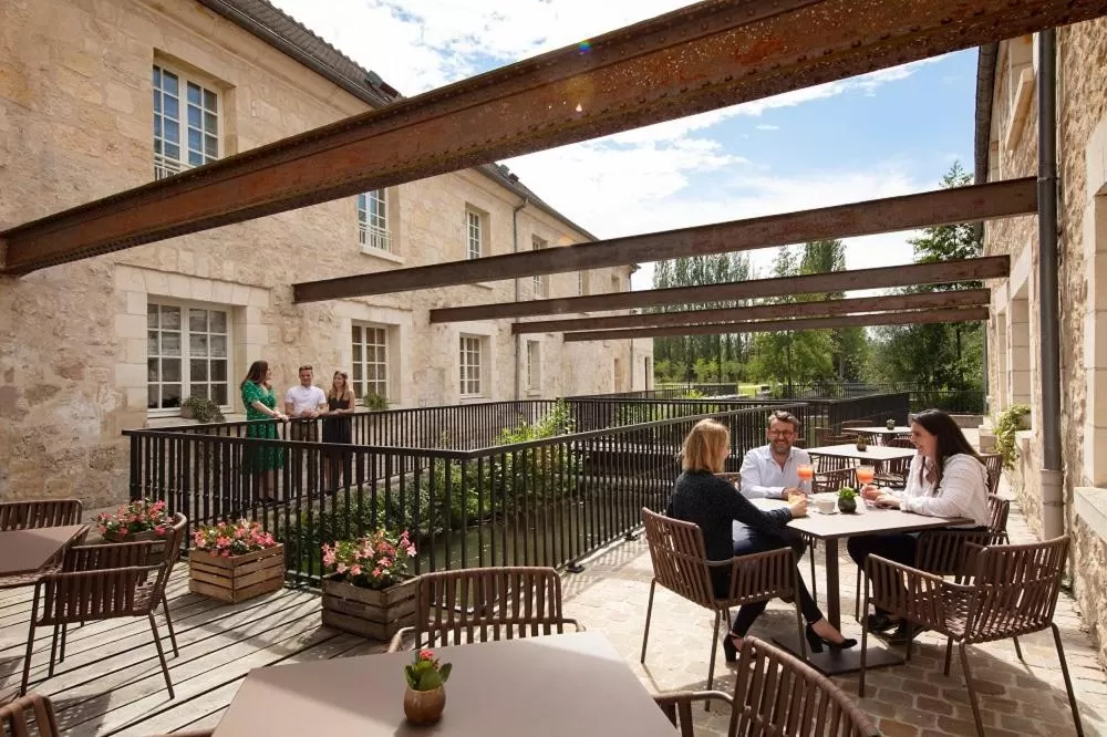 Patio in Le Grand Pavillon Chantilly