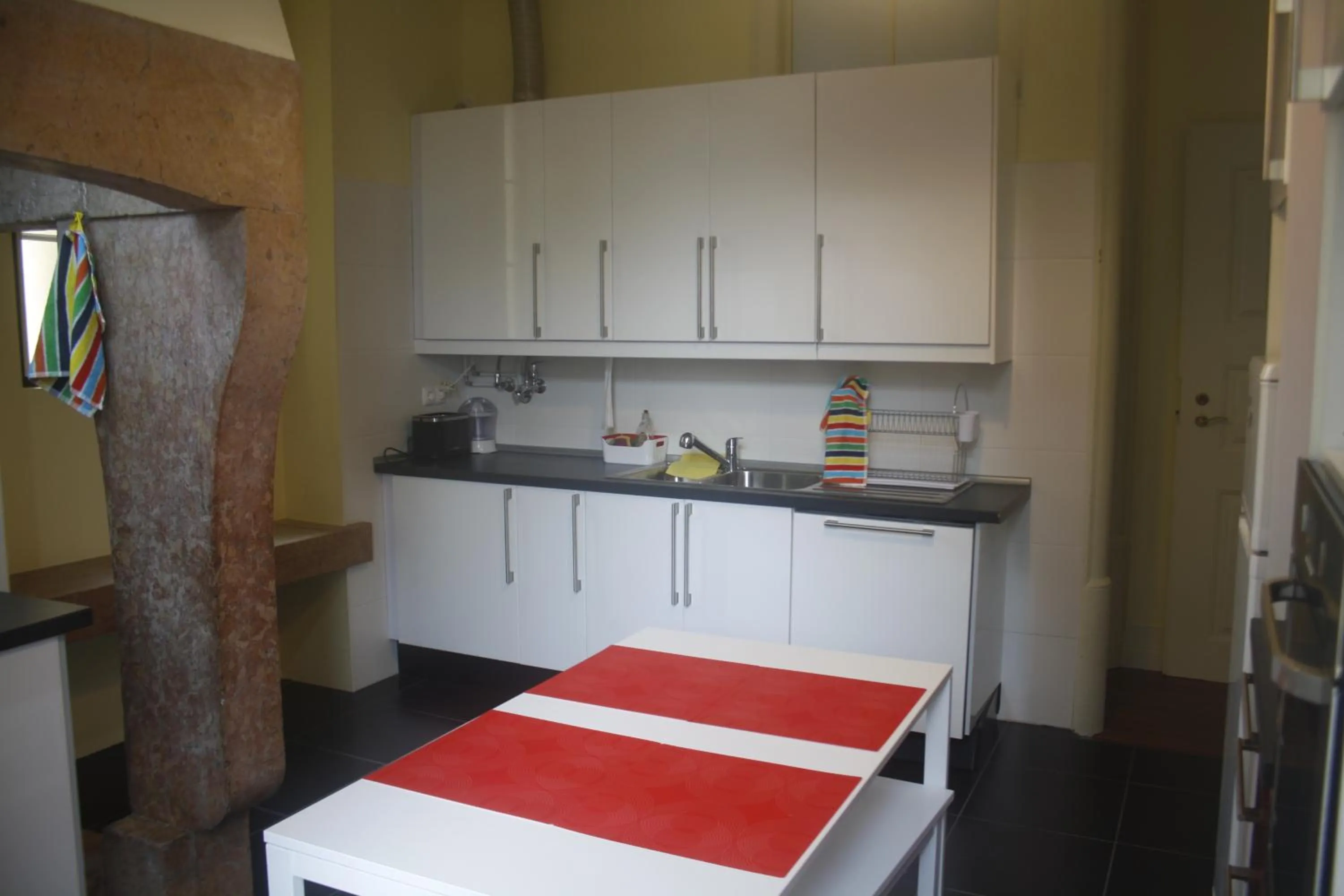 Communal kitchen in Hostel 402