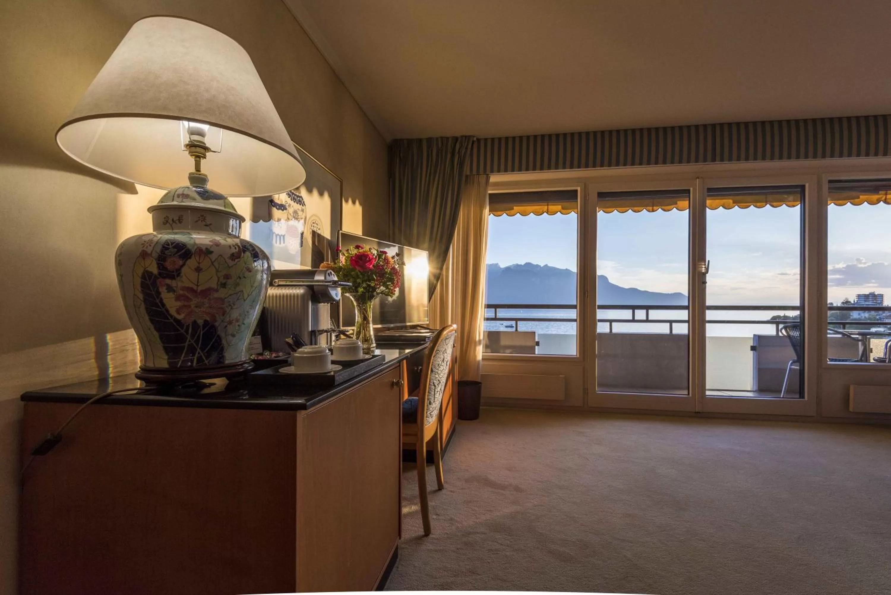 Bedroom in Royal Plaza Montreux