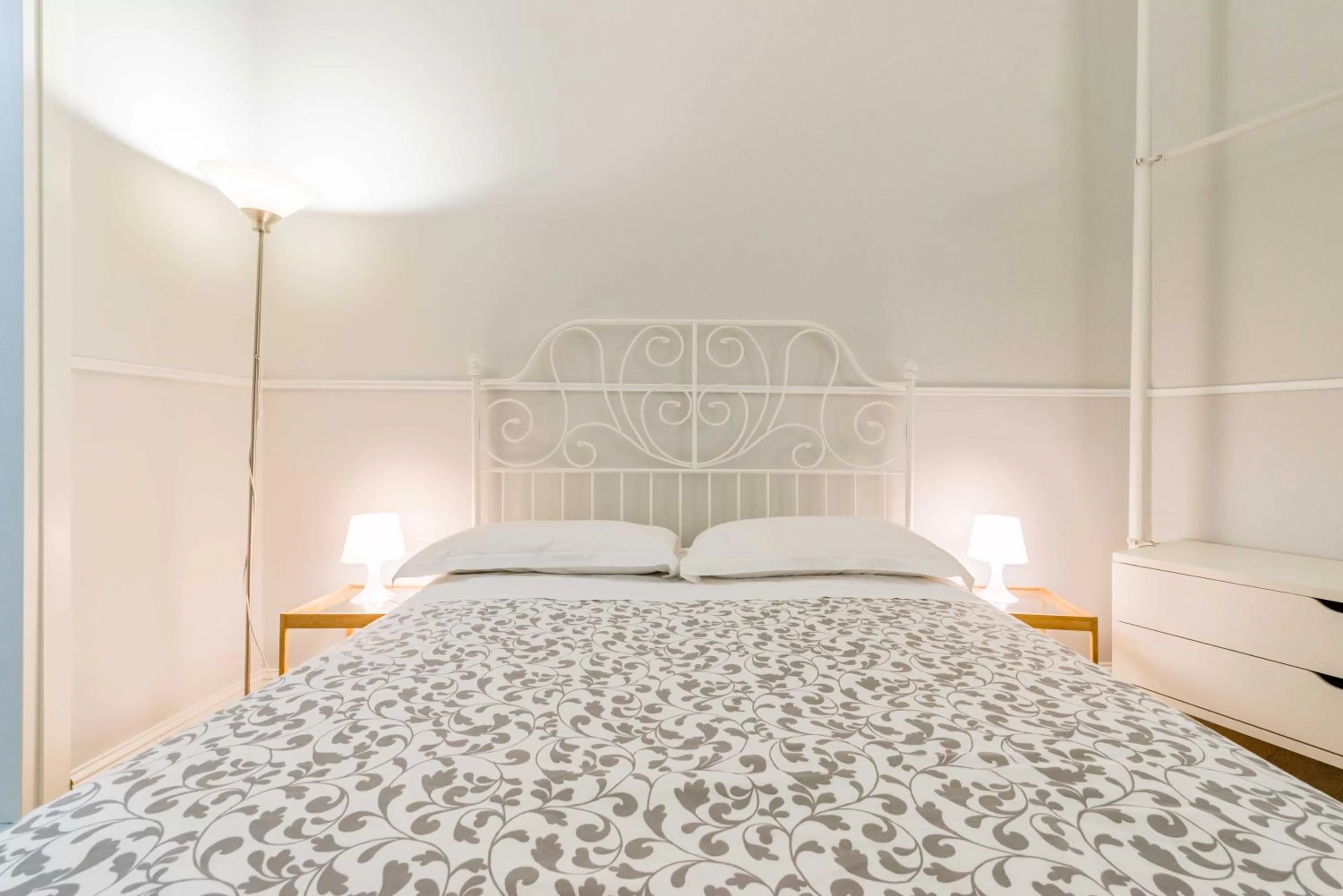 Bed in Un Attimo A Roma B&B