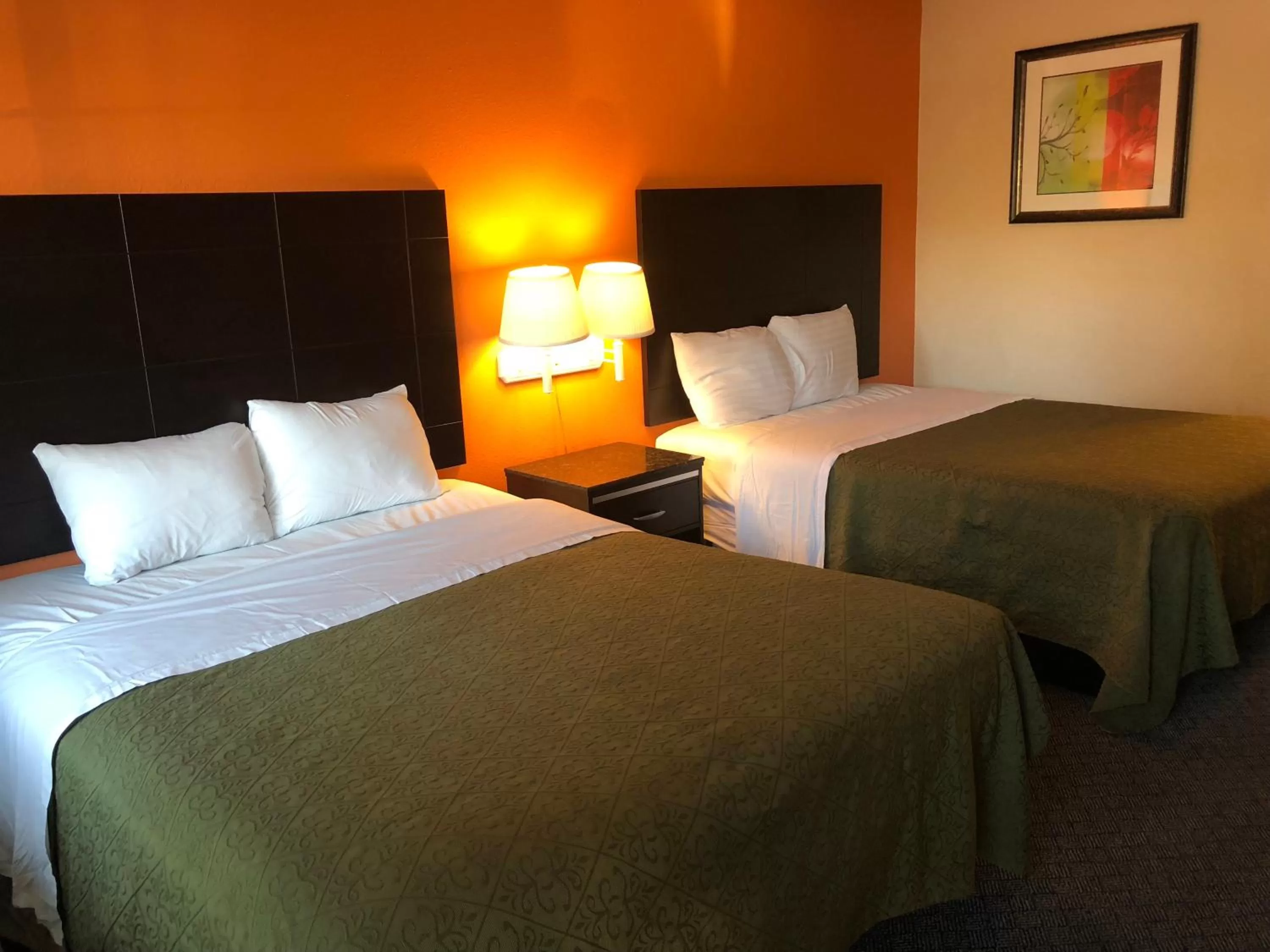 Bed in Arroyo Village Inn