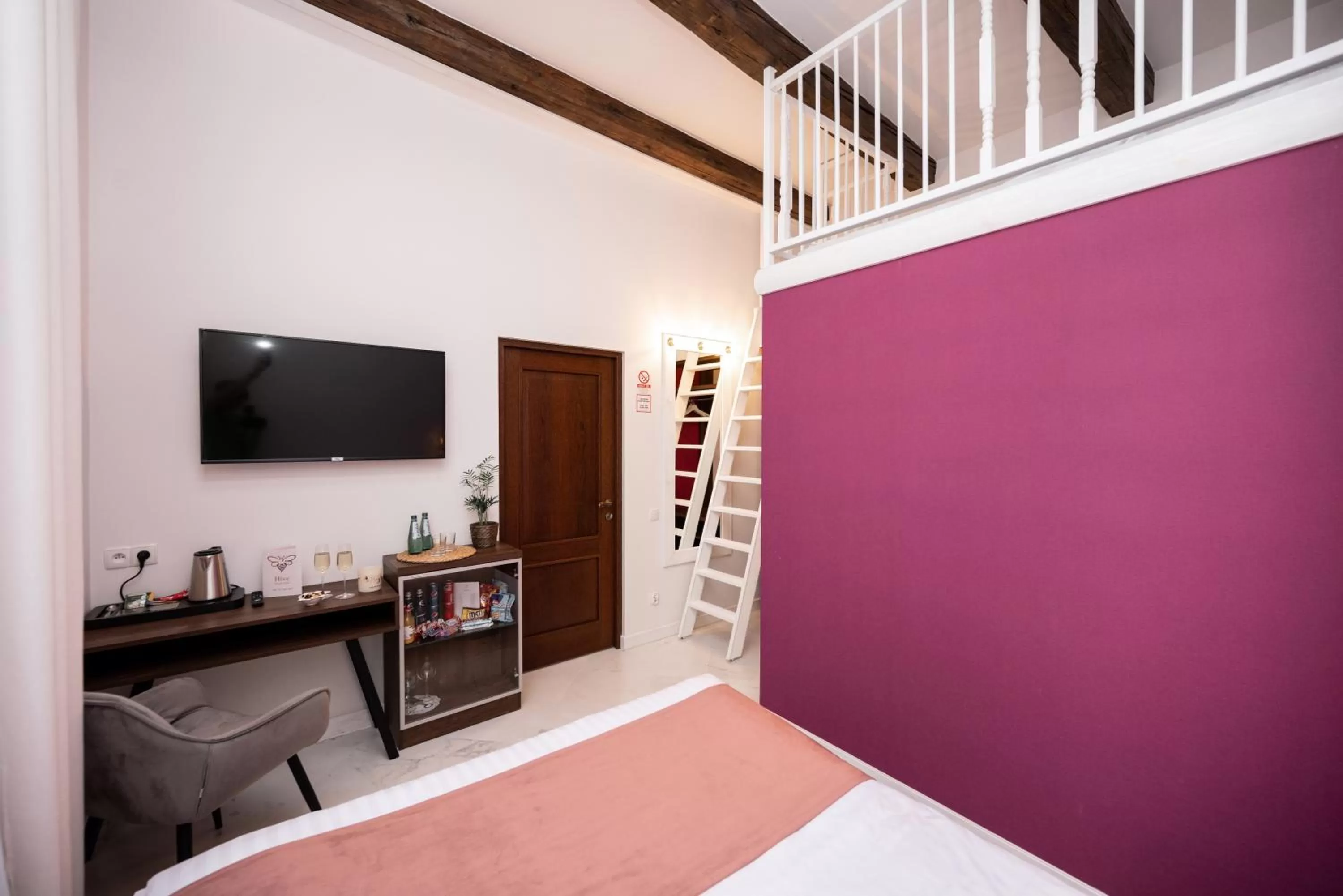 Bed in Hive Family House