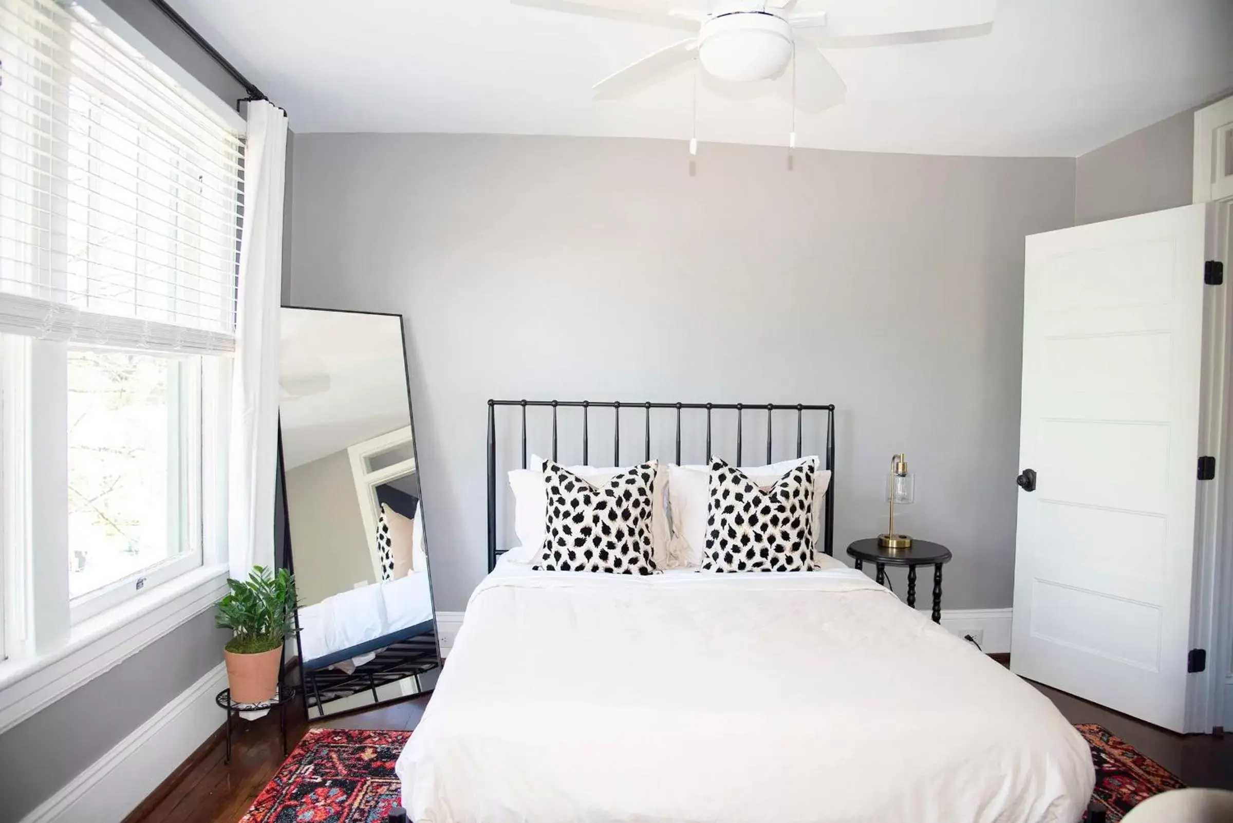 Bed in The Railway Suite - The Historic Winona House Bed in The Railway Suite - The Historic Winona House