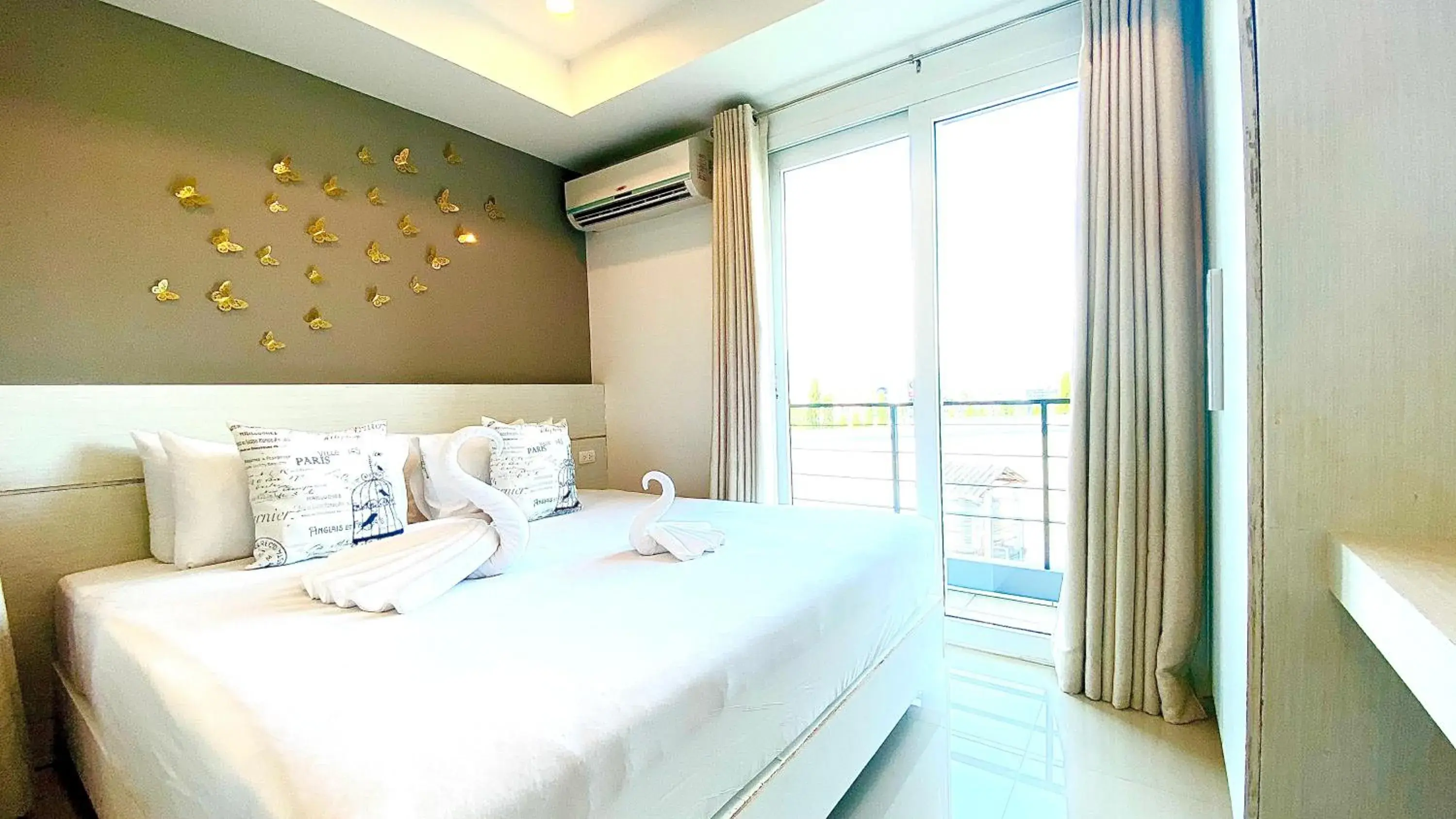 Deluxe Double Room in The Palms Residence - SHA Extra Plus Deluxe Double Room in The Palms Residence - SHA Extra Plus