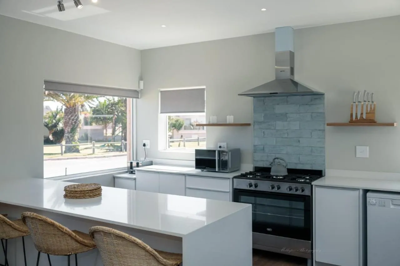 Kitchen or kitchenette in Blue Bay Lodge