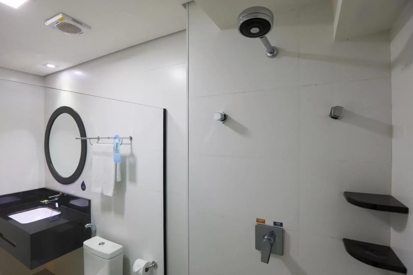 Bathroom in Transamerica Executive Maringá