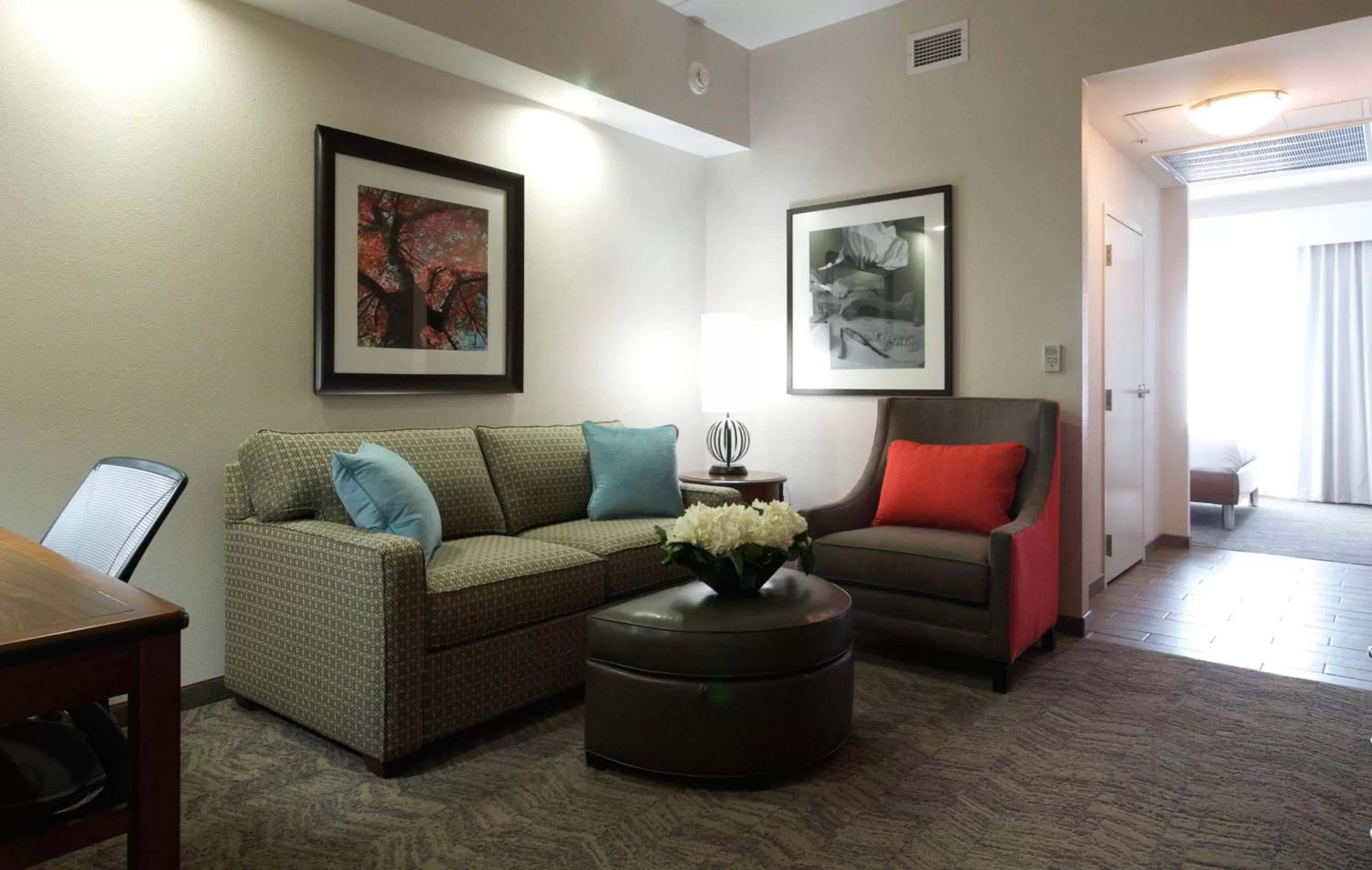 Living room in Hilton Garden Inn Hickory