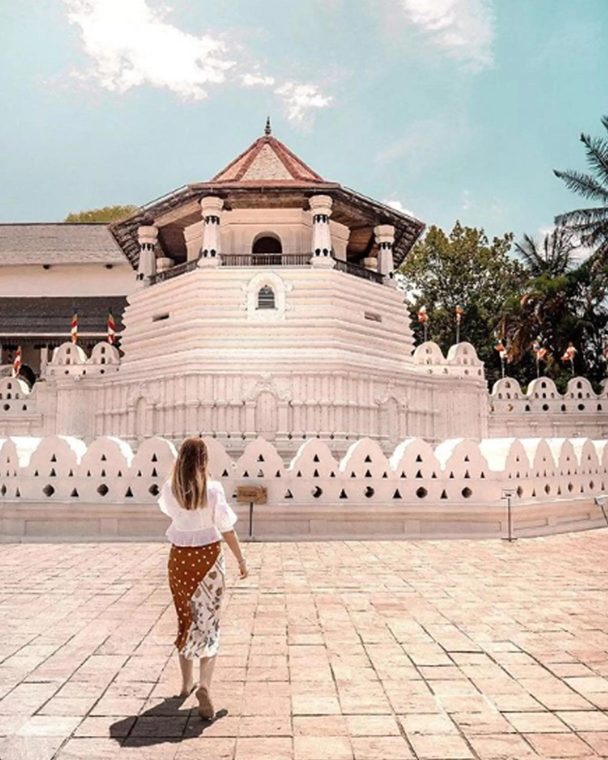 Neighbourhood in Elegant Hotel