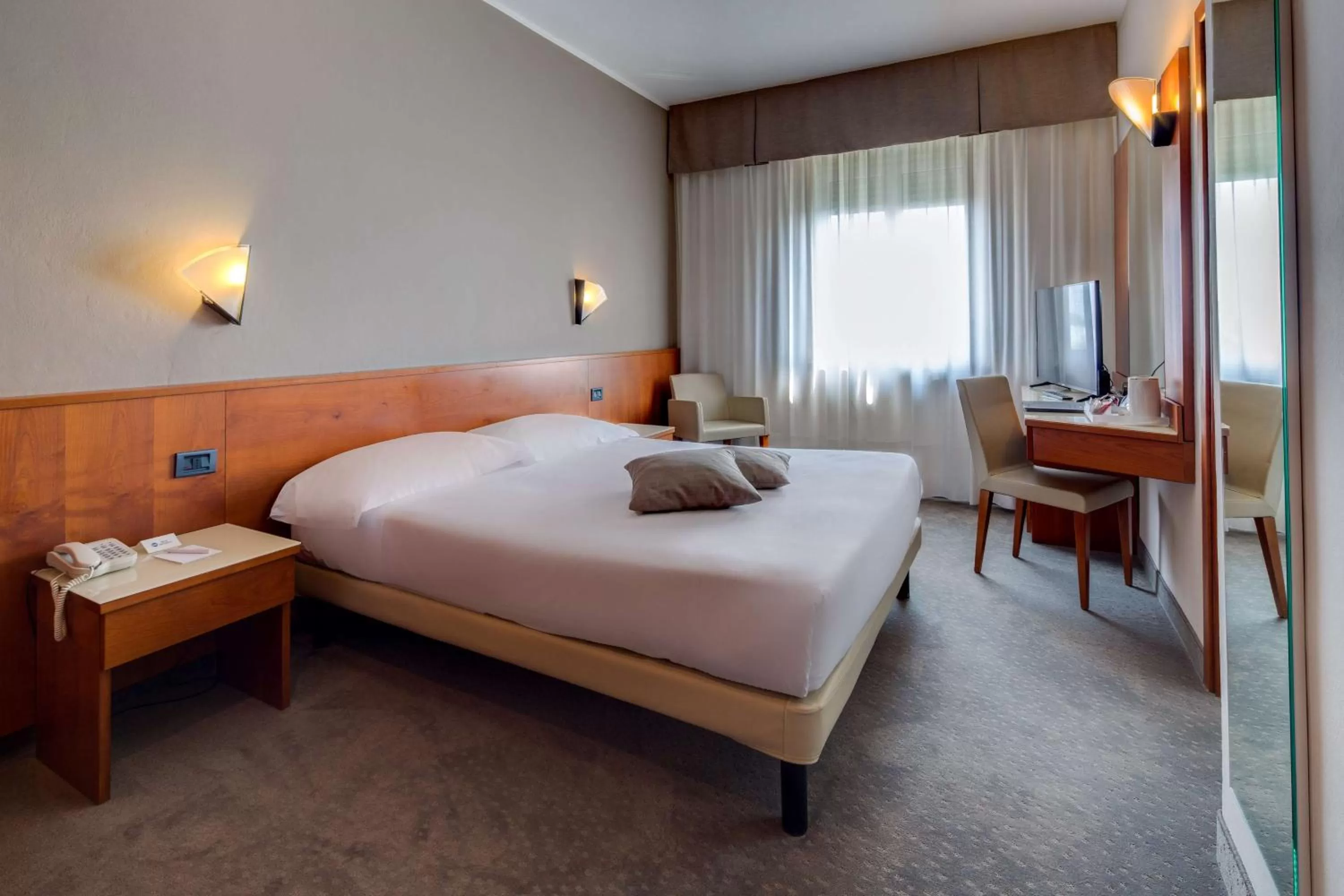 Bedroom, Bed in Best Western Hotel Turismo