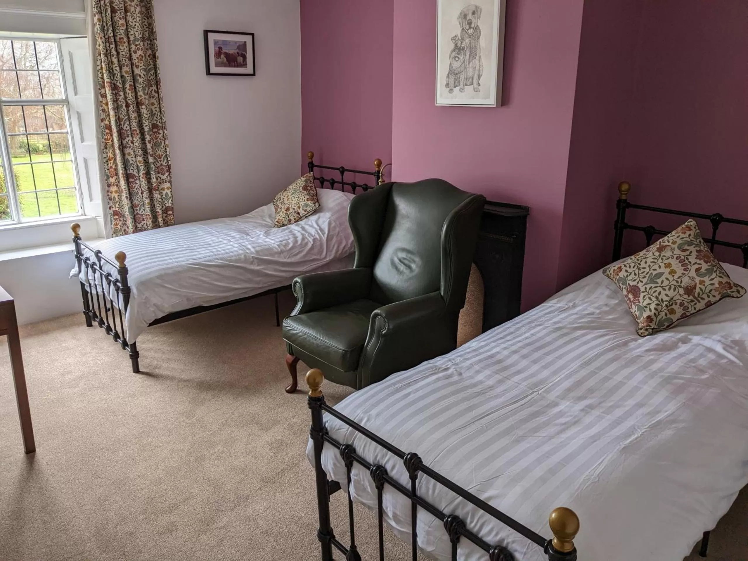 Twin Room with Shower in Cowpers Oak