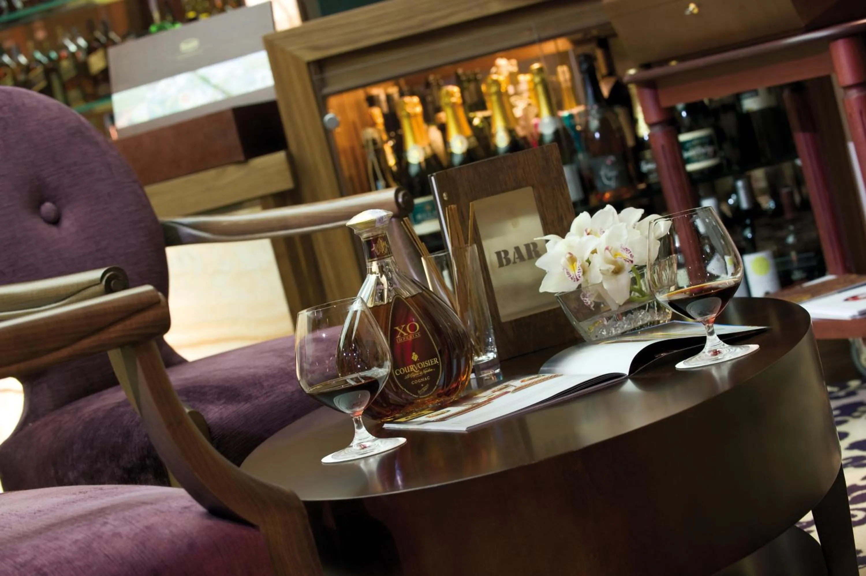 Lounge or bar in Monte Mulini Adults Exclusive Hotel by Maistra Collection