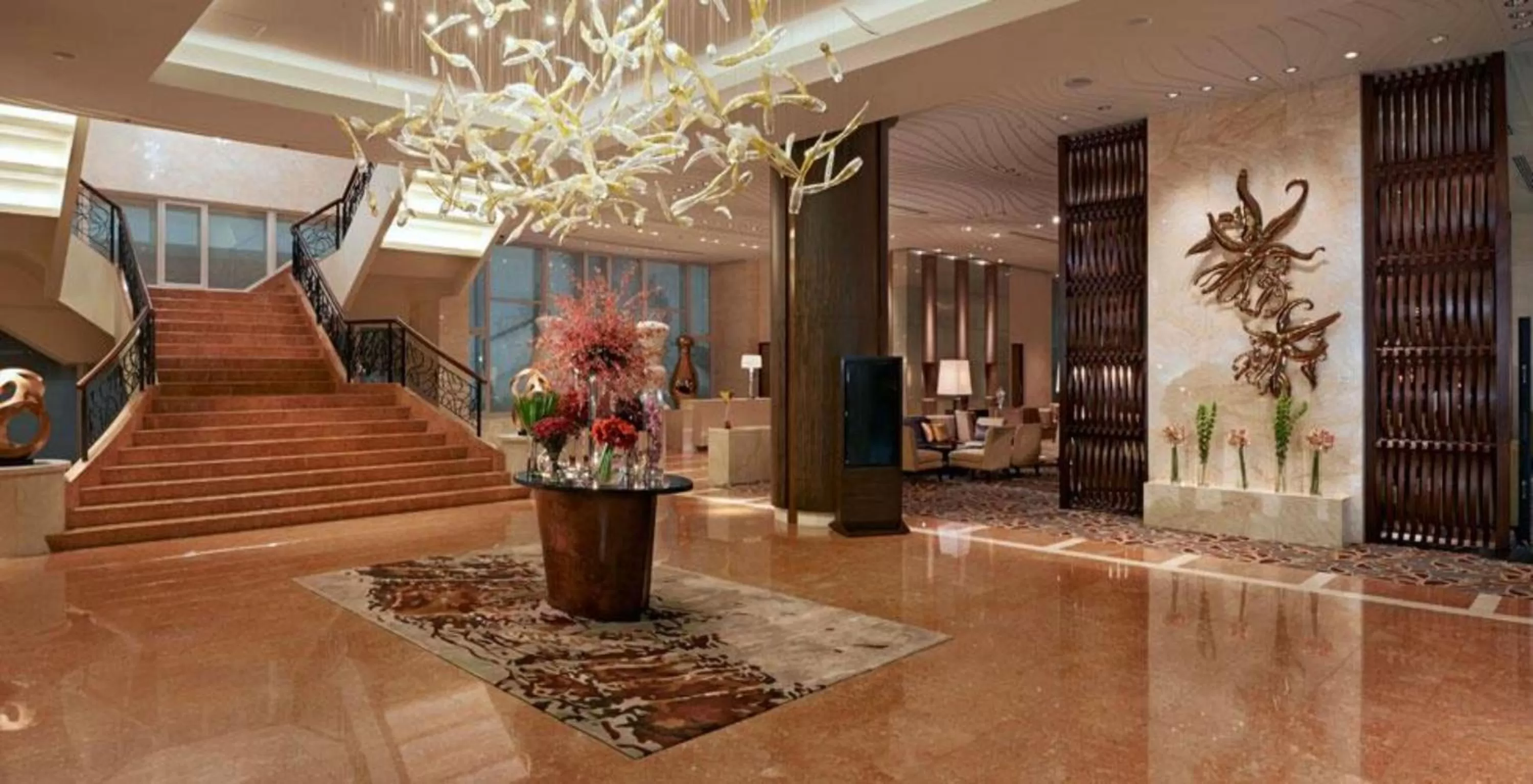 Lobby or reception in Fairmont Makati
