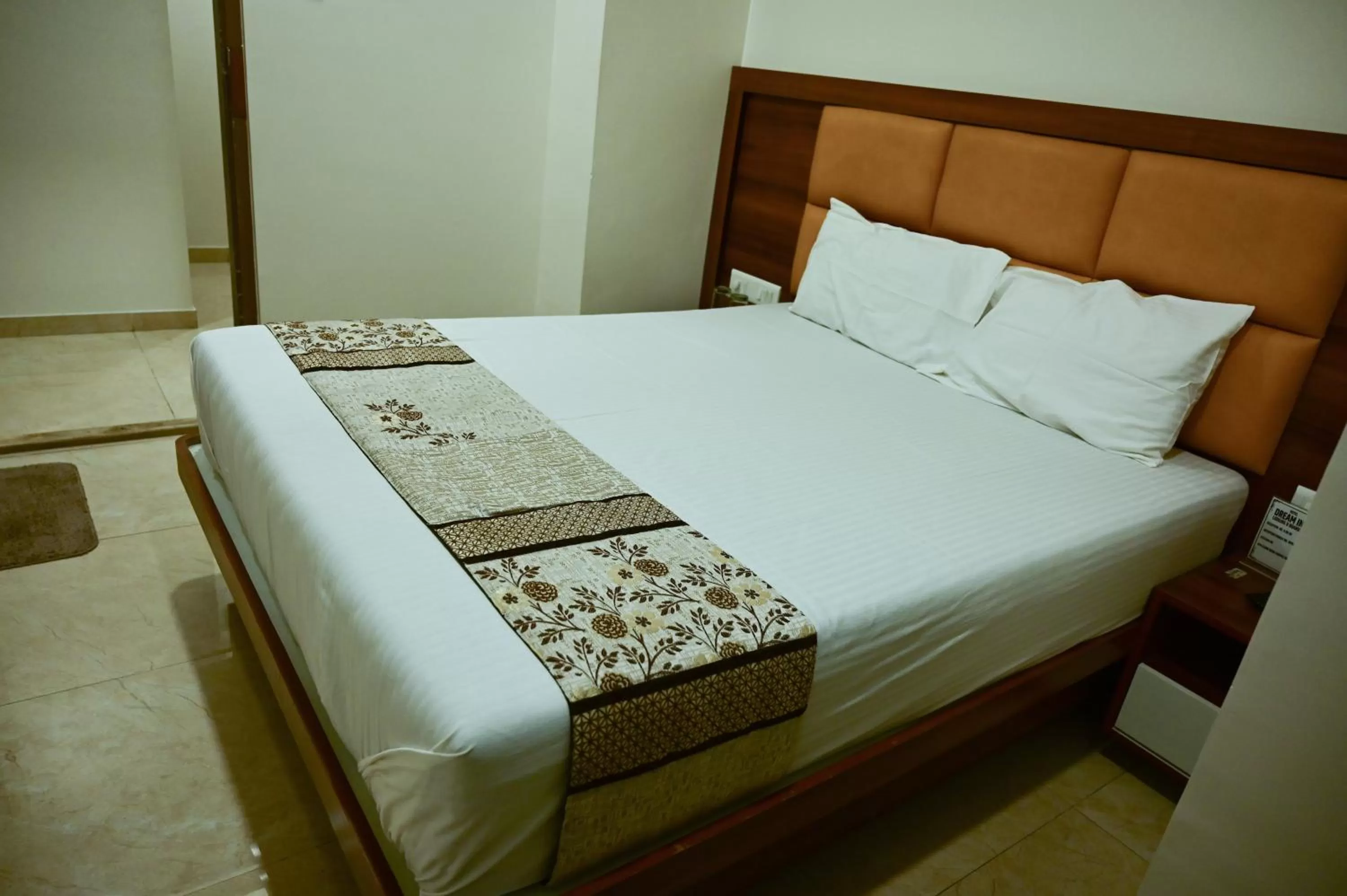 Bedroom, Bed in Hotel Diamora Residency