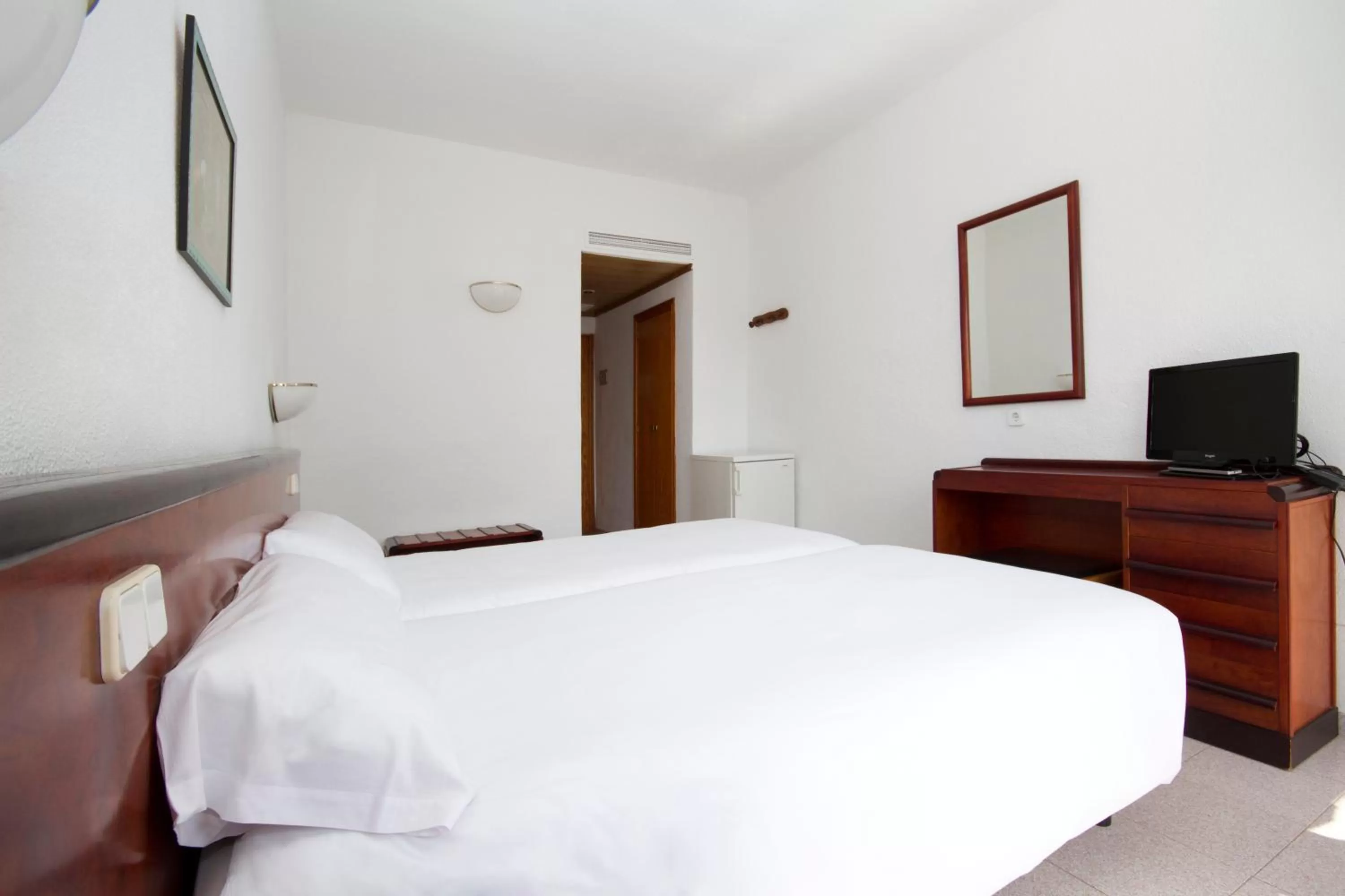 Twin Room with Sea View in Villa Miel