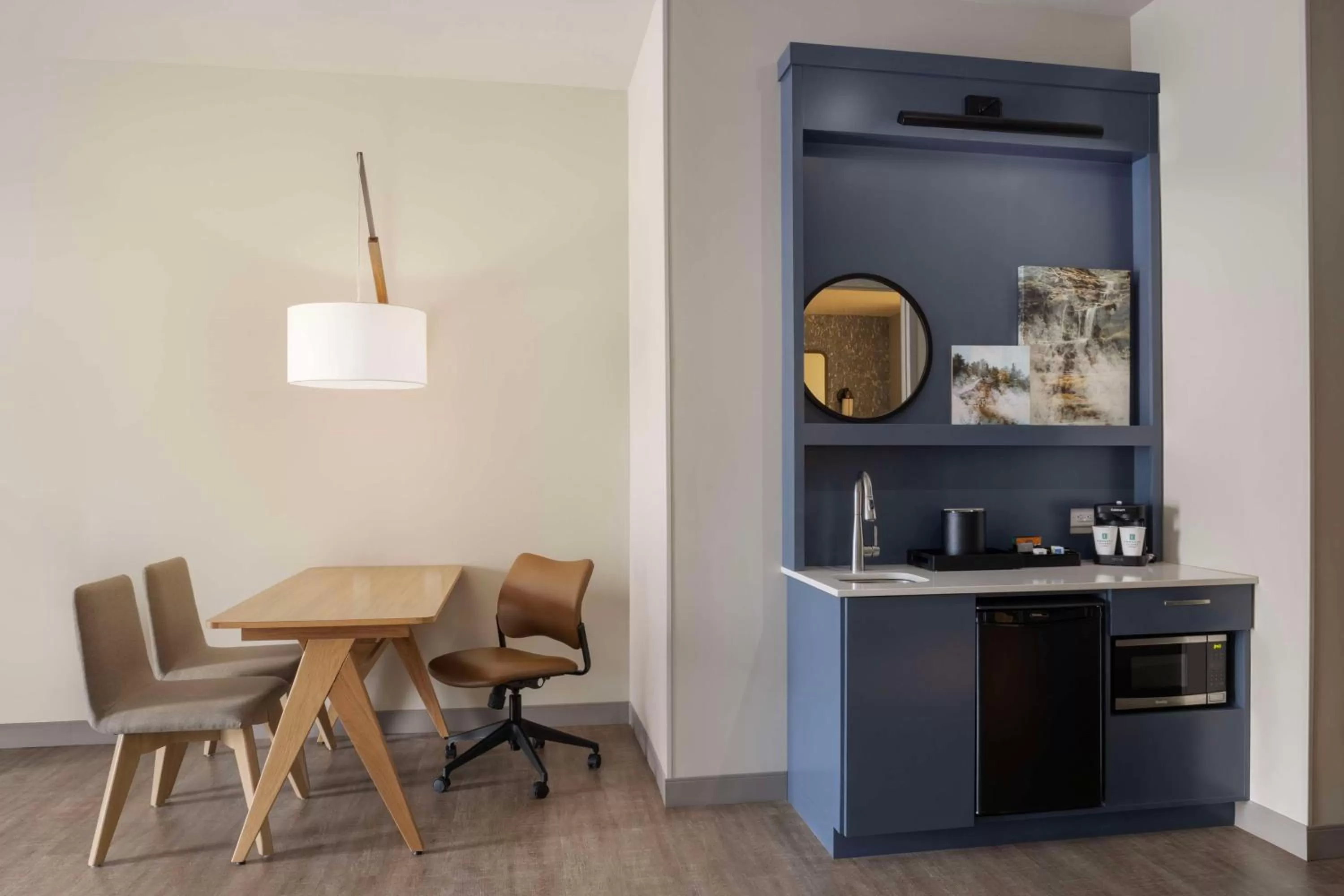 Photo of the whole room in Embassy Suites By Hilton Bowling Green