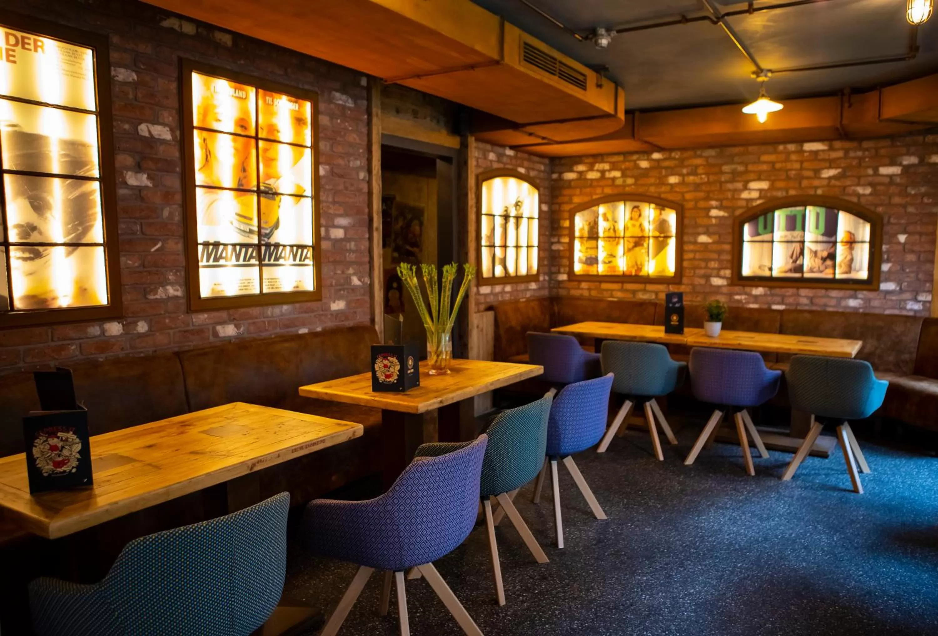 Restaurant/Places to Eat in BlnCty Hotel