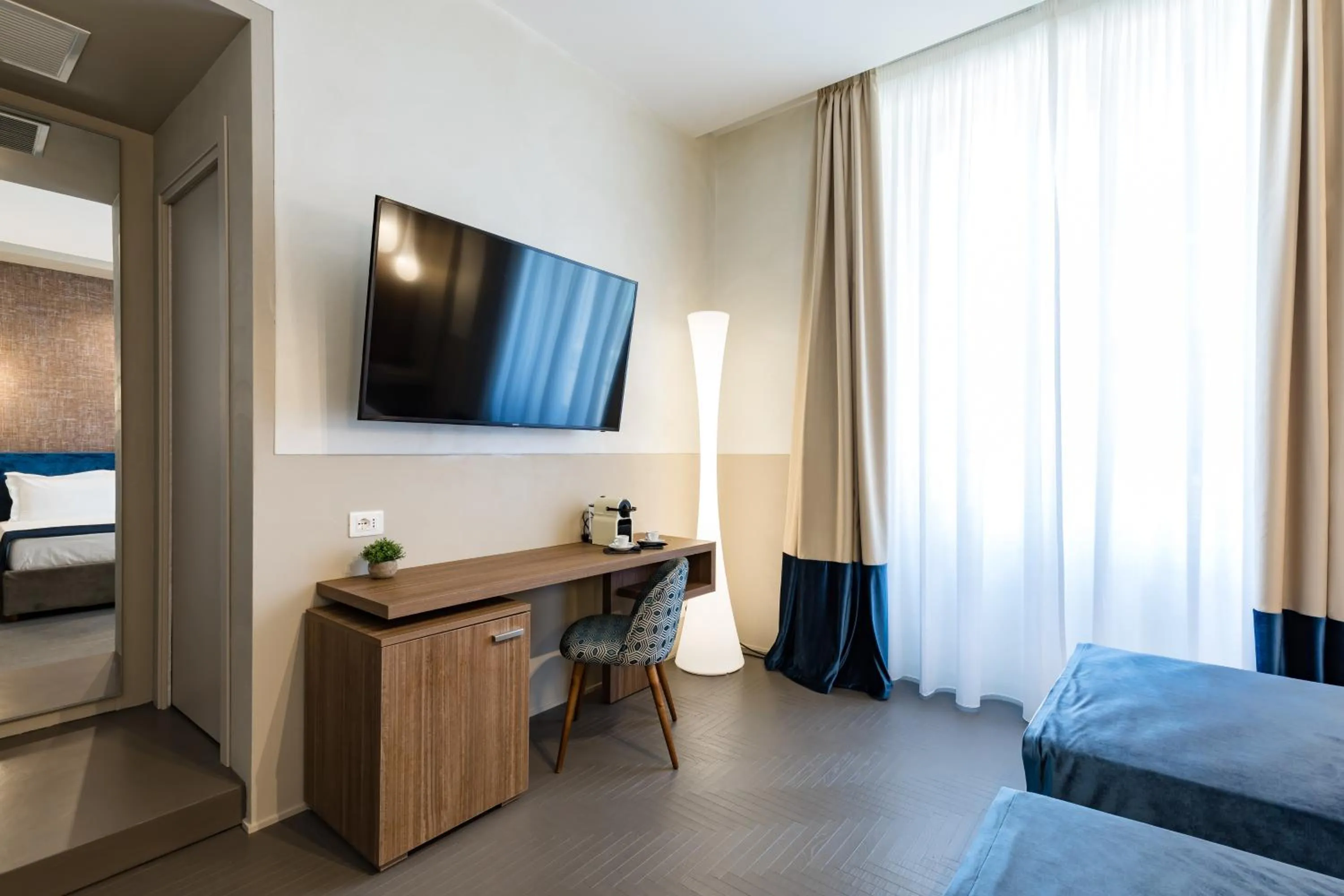TV and multimedia, Bed in A World Aparts - Barberini Boutique Hotel