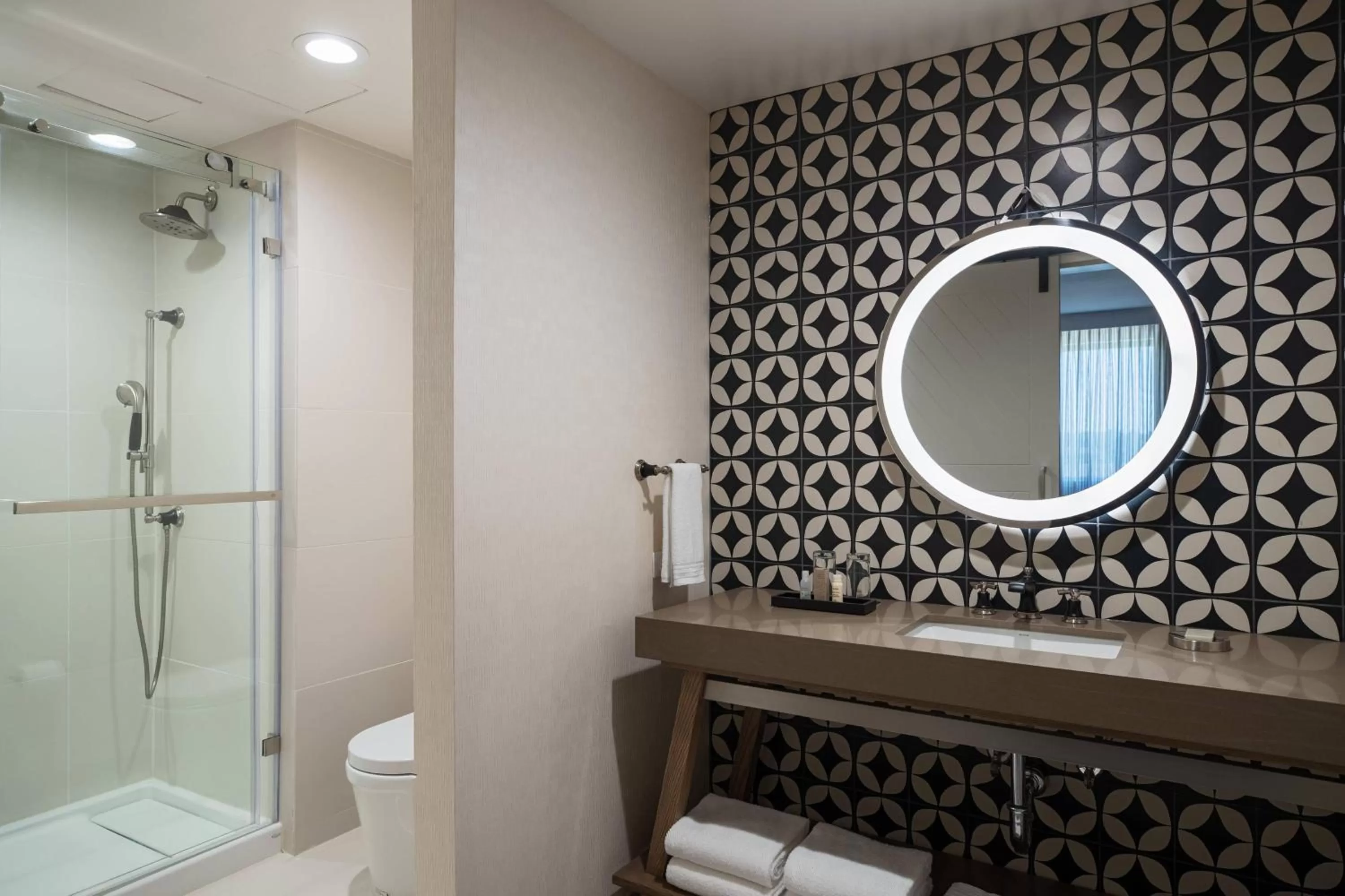 Bathroom in Renaissance Columbus Westerville-Polaris Hotel