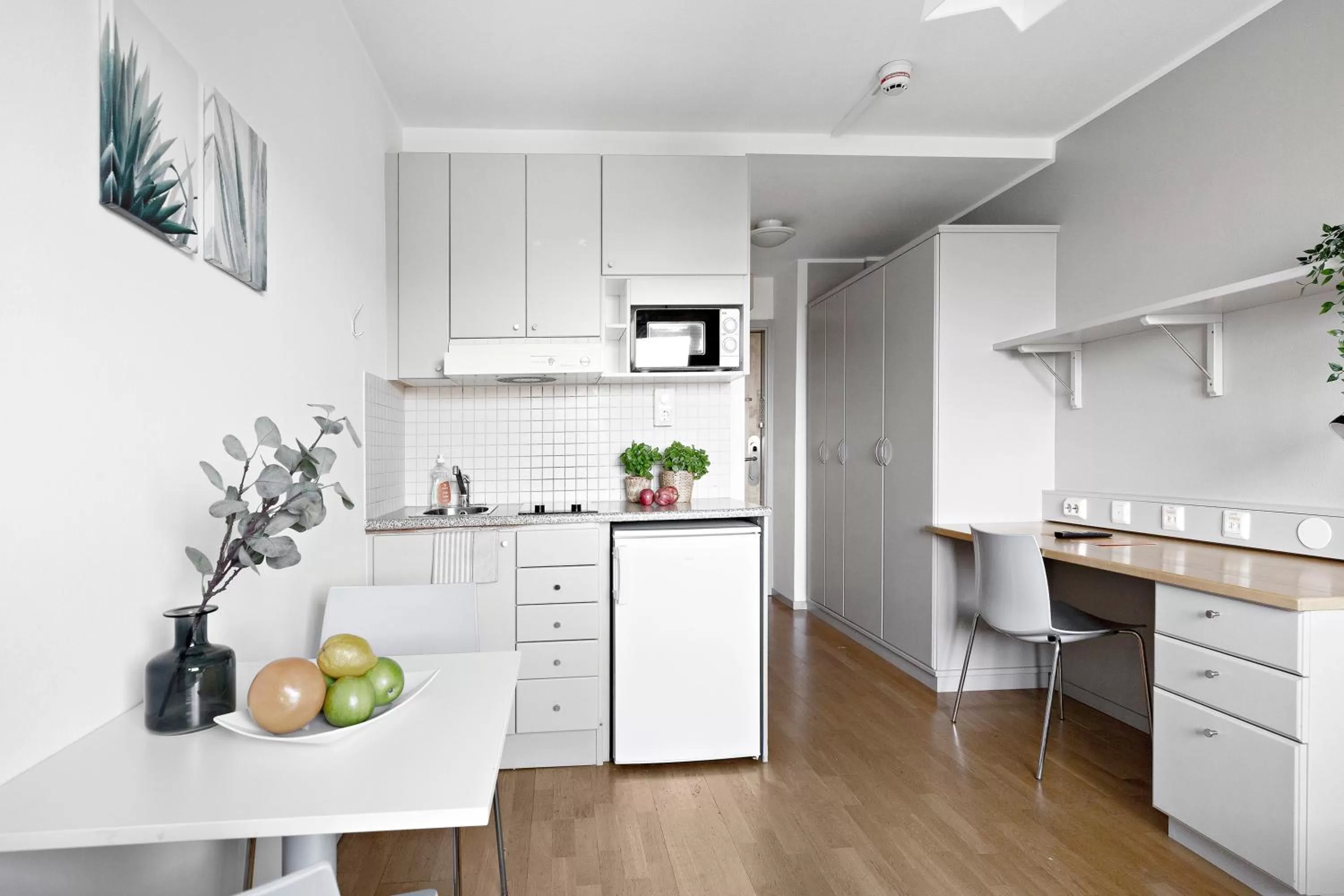 Kitchen or kitchenette in Forenom Hotels & Apartments Stockholm Alvik