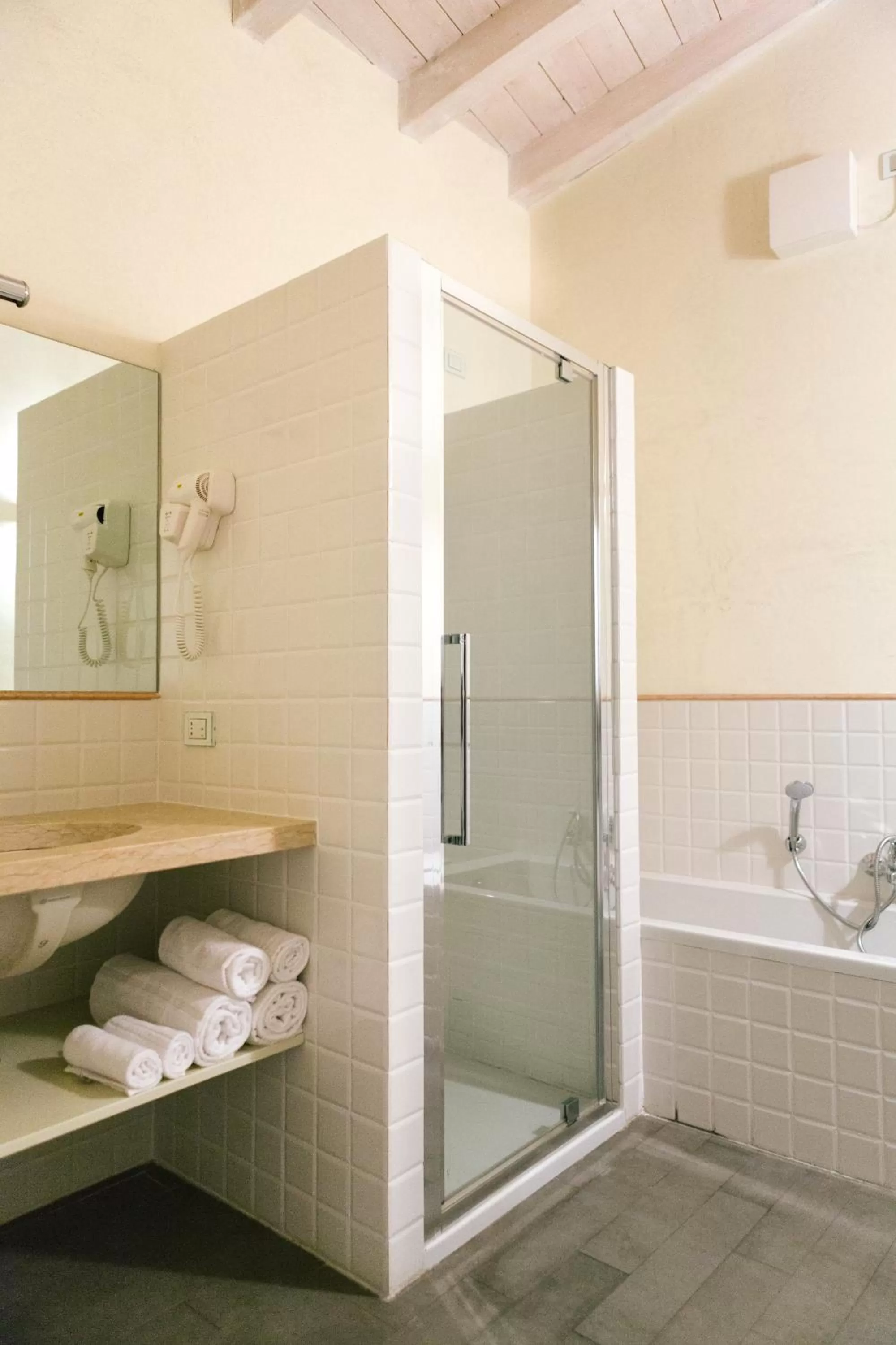 Shower in Hotel Villa Moron