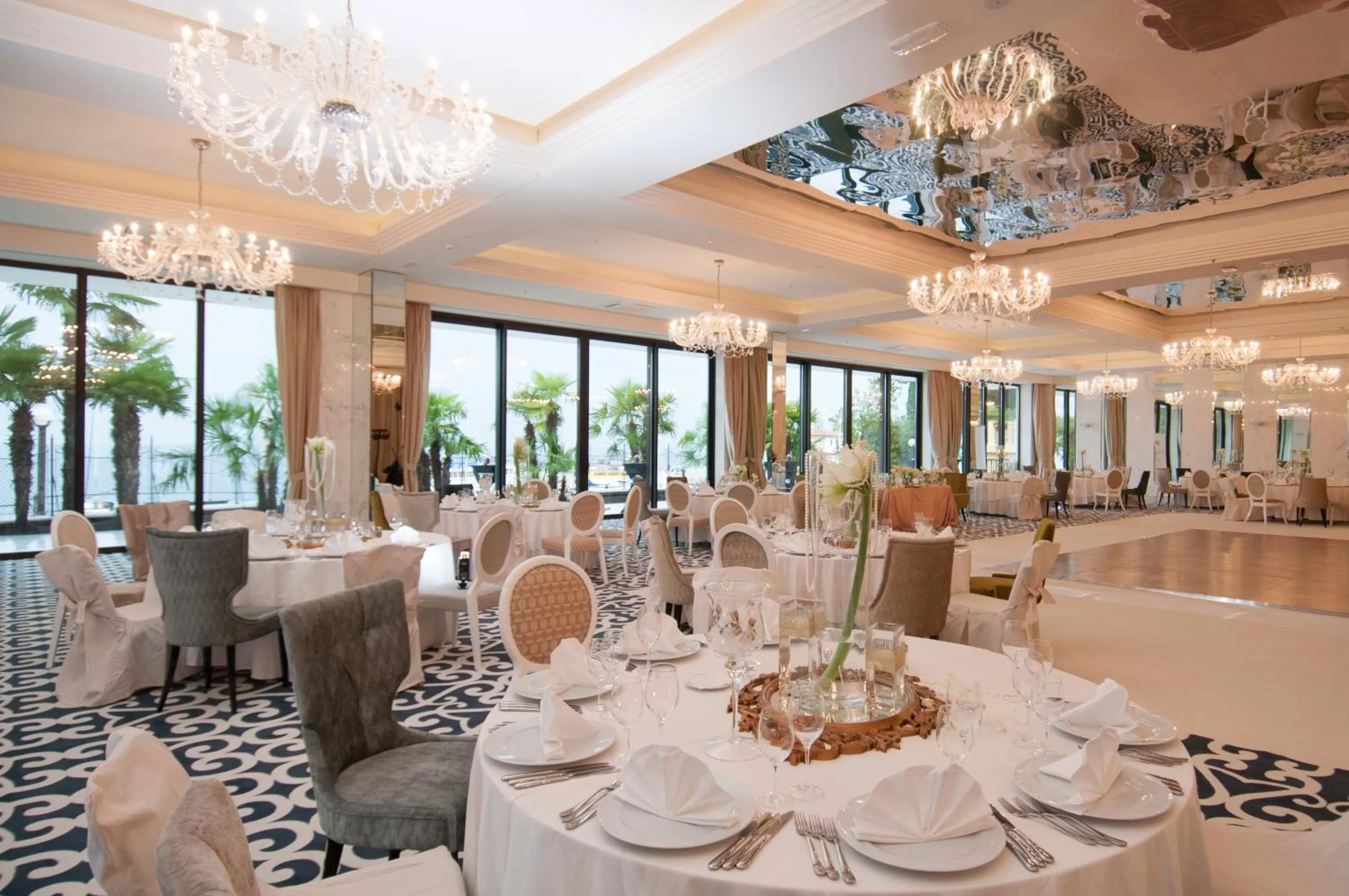 Banquet/Function facilities in Amadria Park Hotel Royal