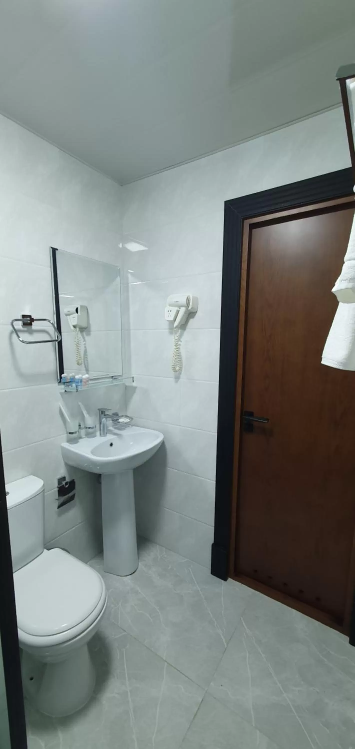Shower, Bathroom in Comfort Hotel