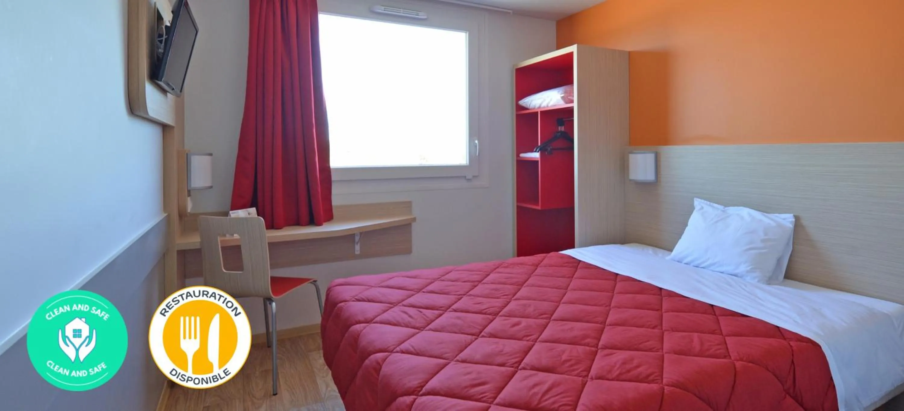 Bedroom, Bed in Premiere Classe Reims Nord - Bétheny