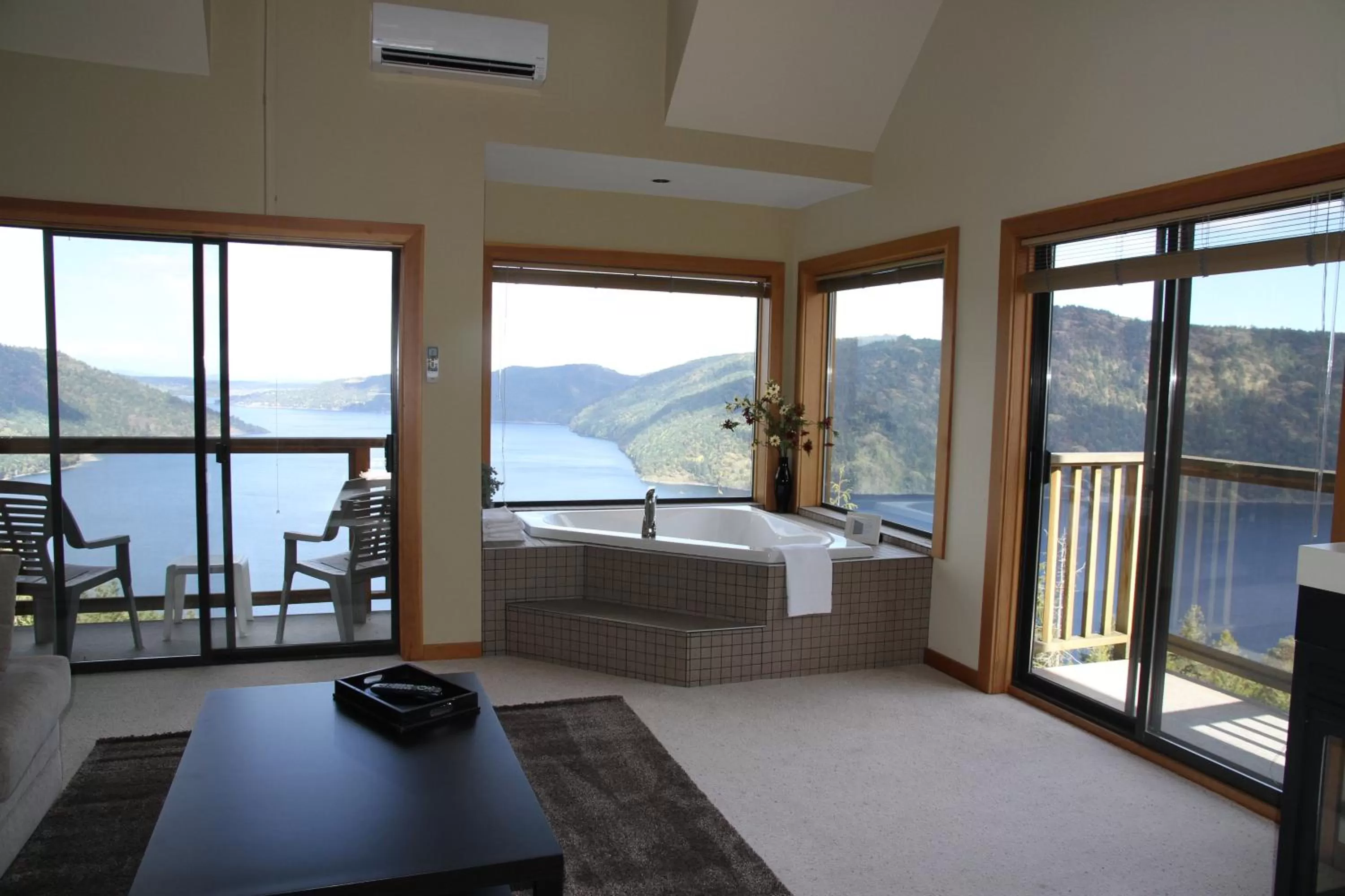 Natural landscape in Moon Water Lodge