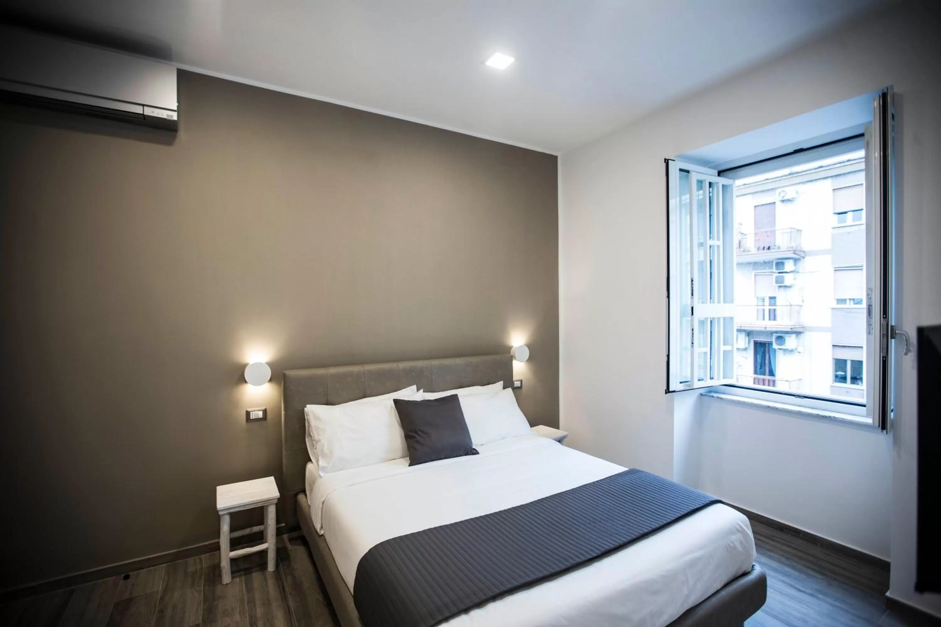 Bedroom, Bed in GB Central Station Napoli