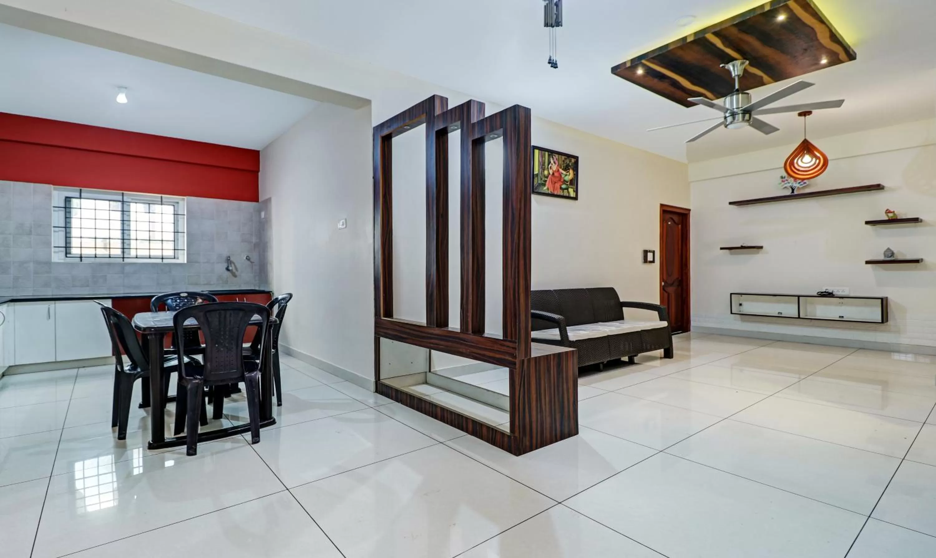 Seating Area in Itsy By Treebo - Colors Stay