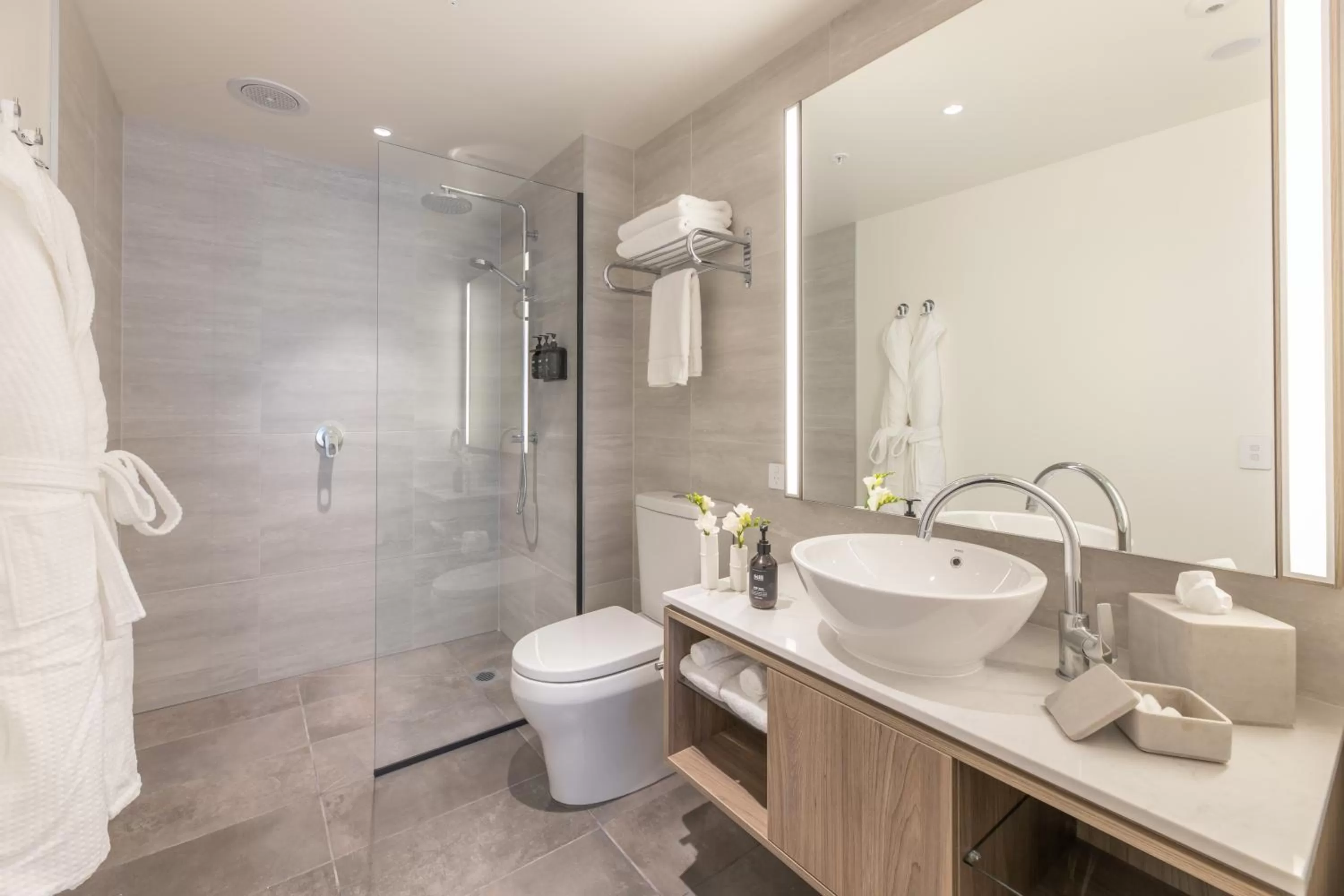 Shower in Sudima Christchurch City