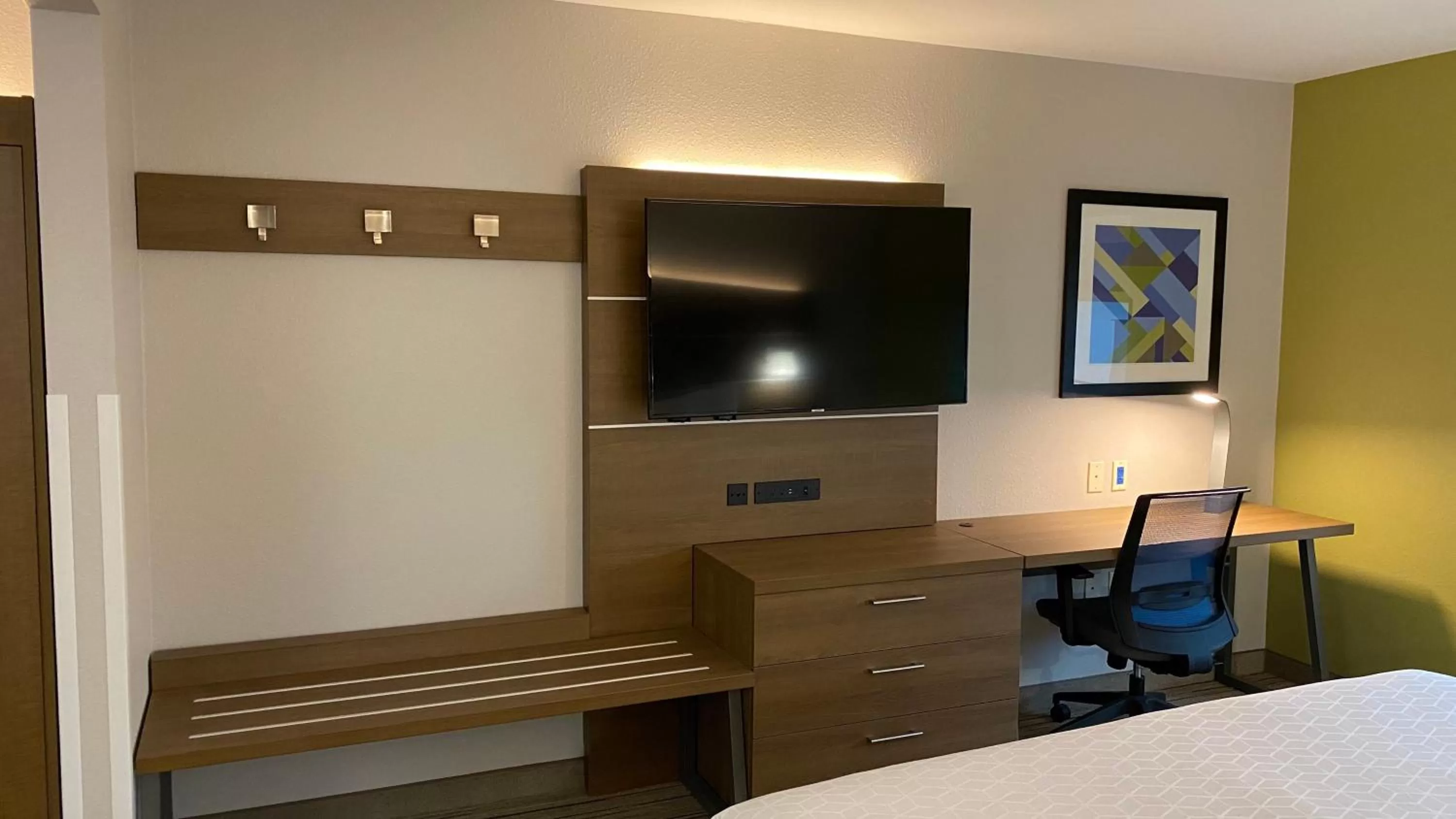 Photo of the whole room in Holiday Inn Express Hotel & Suites Weston by IHG