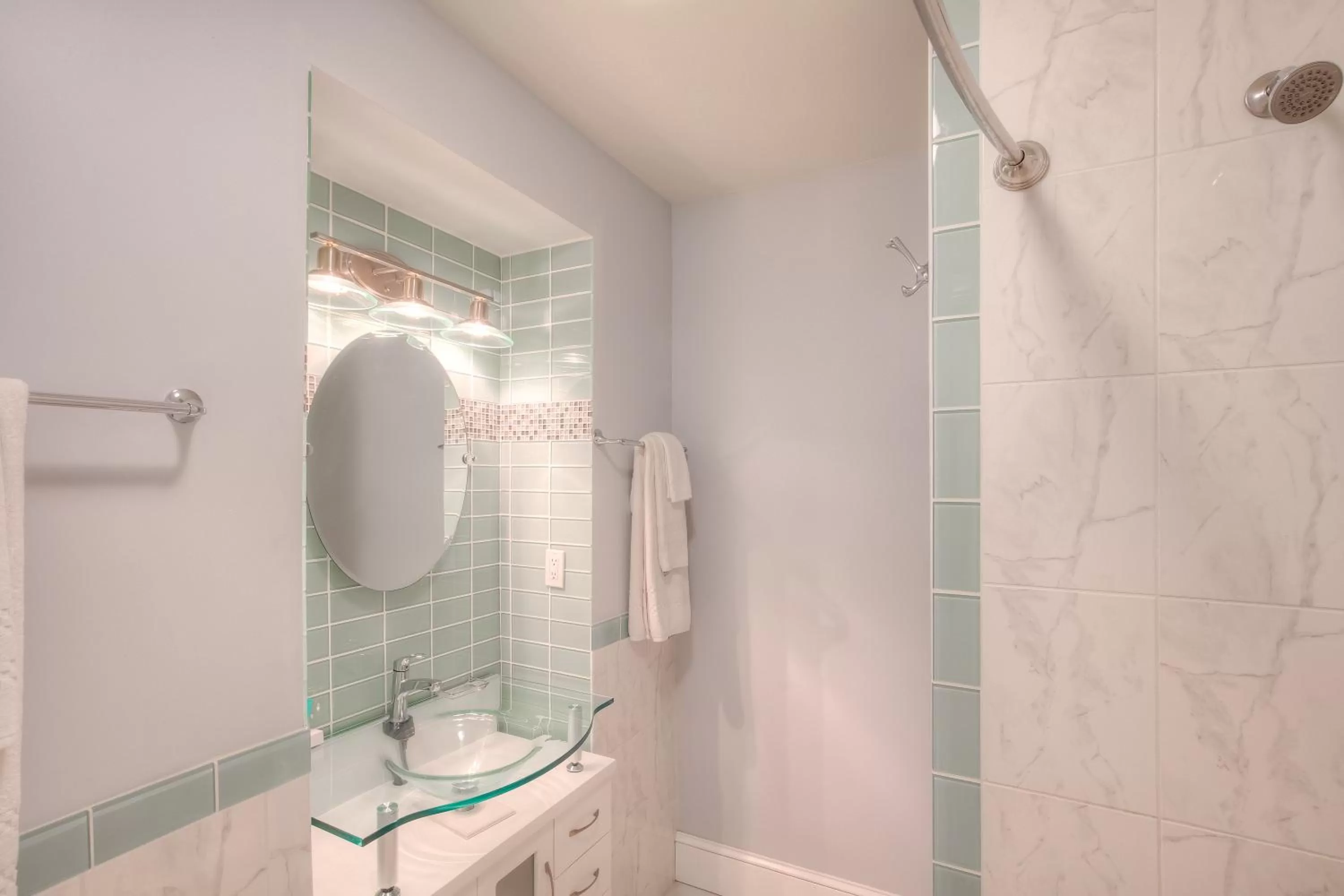 Shower, Bathroom in Elaine's Cape May Boutique Hotel