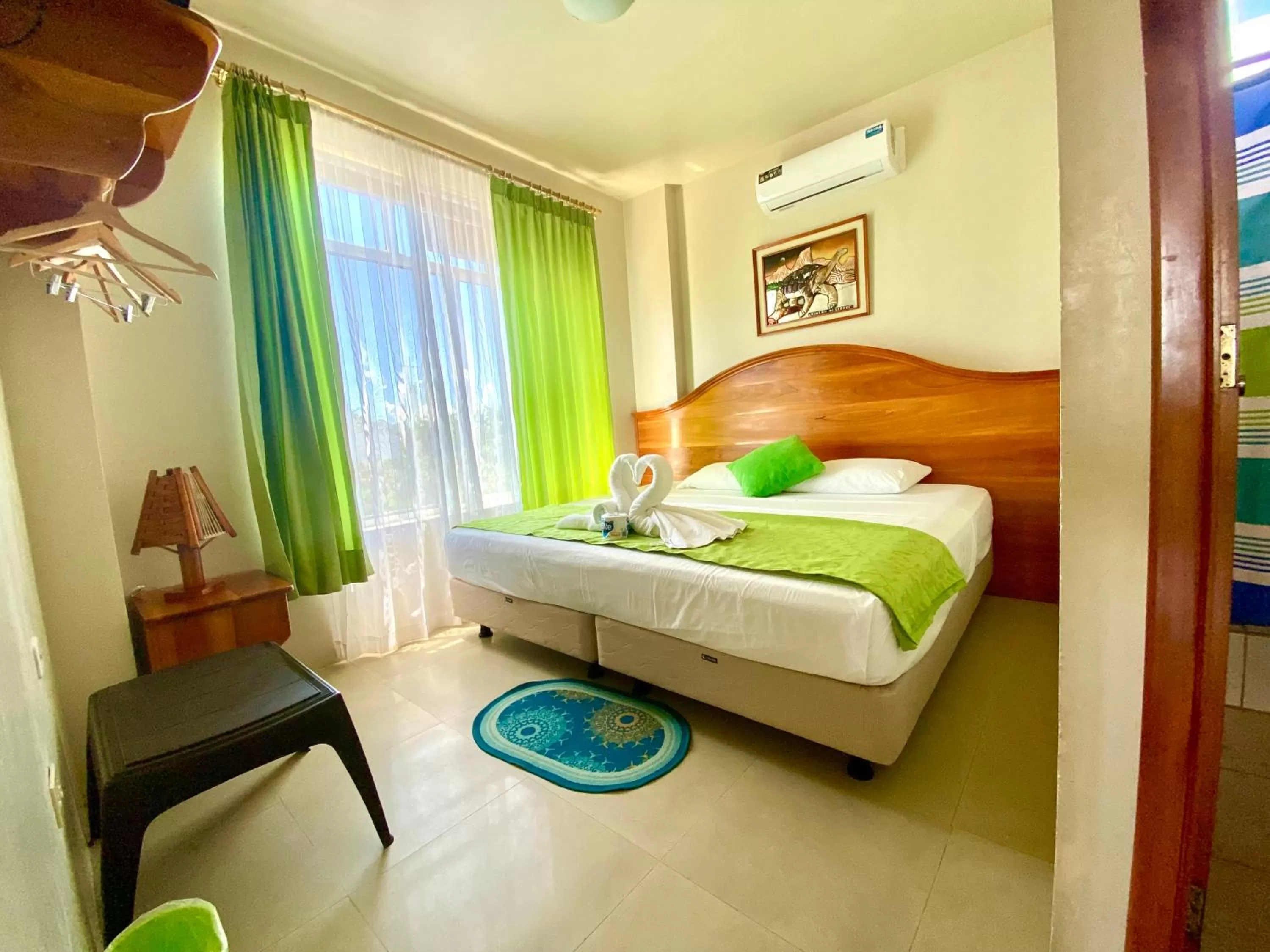 Photo of the whole room, Bed in El Rincón de George