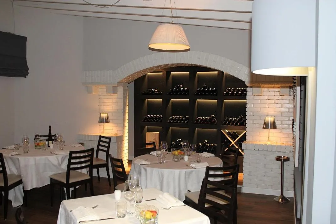 Restaurant/places to eat in Hotel Serenella