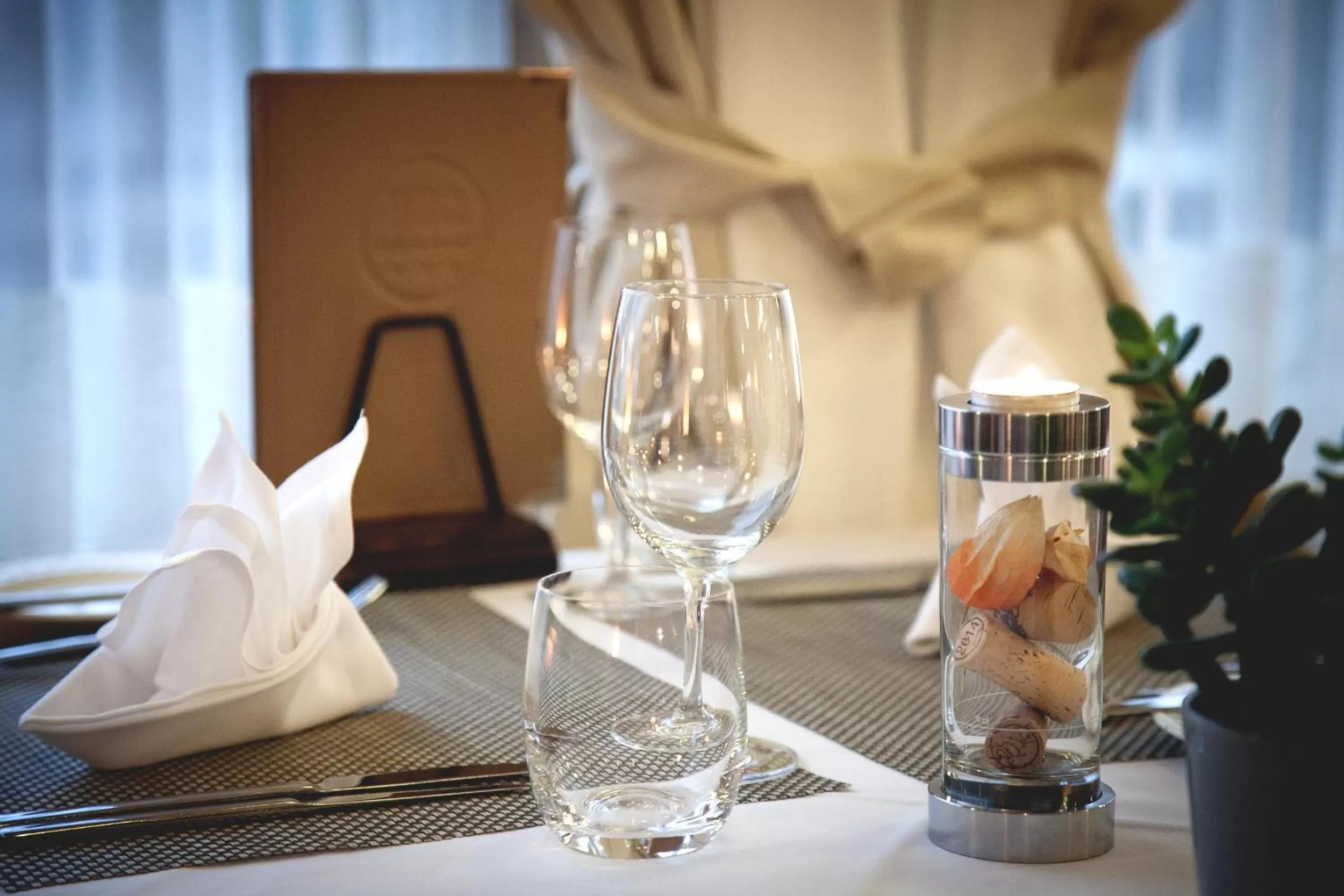 Restaurant/places to eat in Hôtel de Chailly