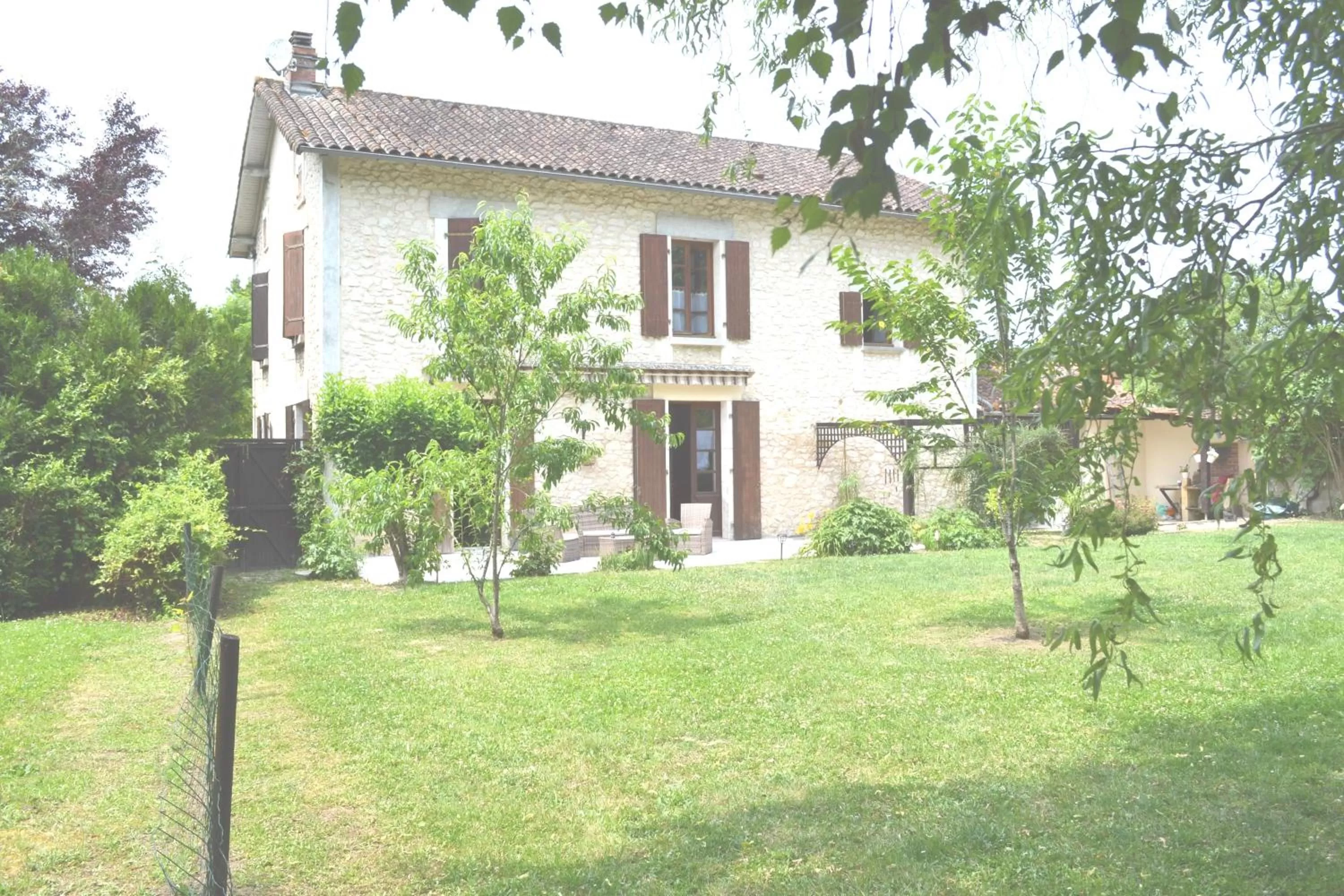 Property Building in Les Bruyeres B&B