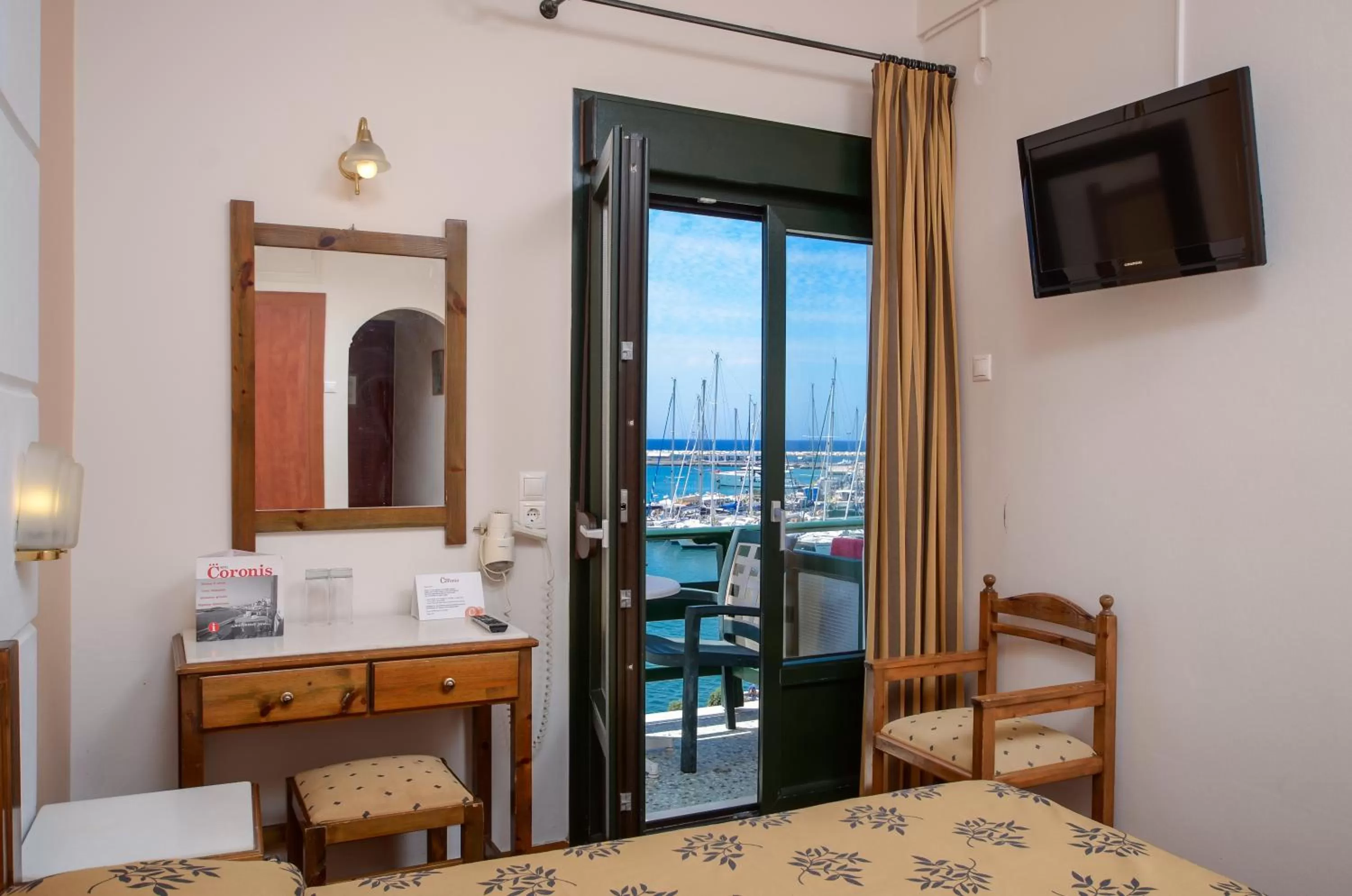 Bed in Hotel Coronis