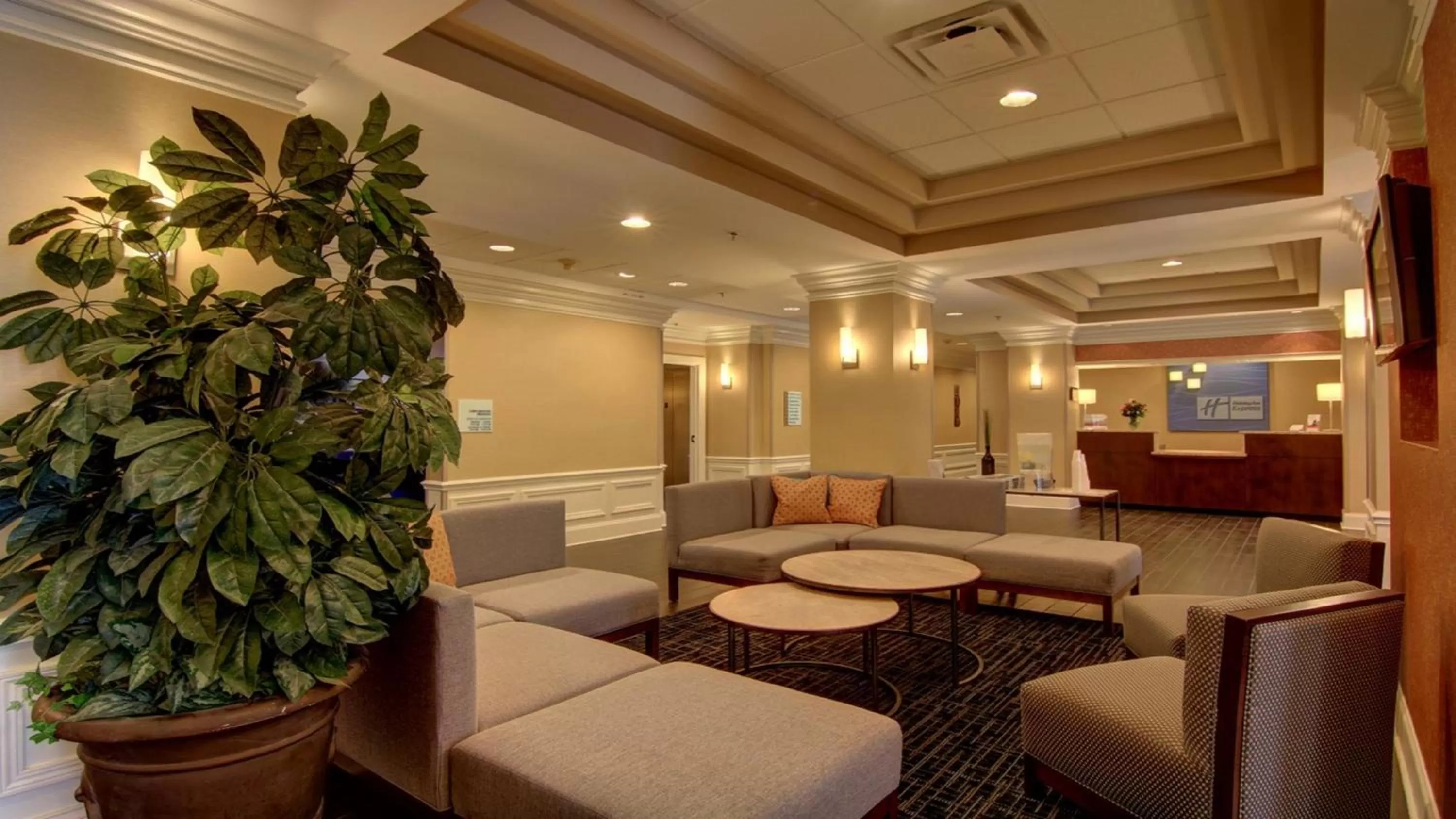 Property building in Holiday Inn Express & Suites Alpharetta by IHG