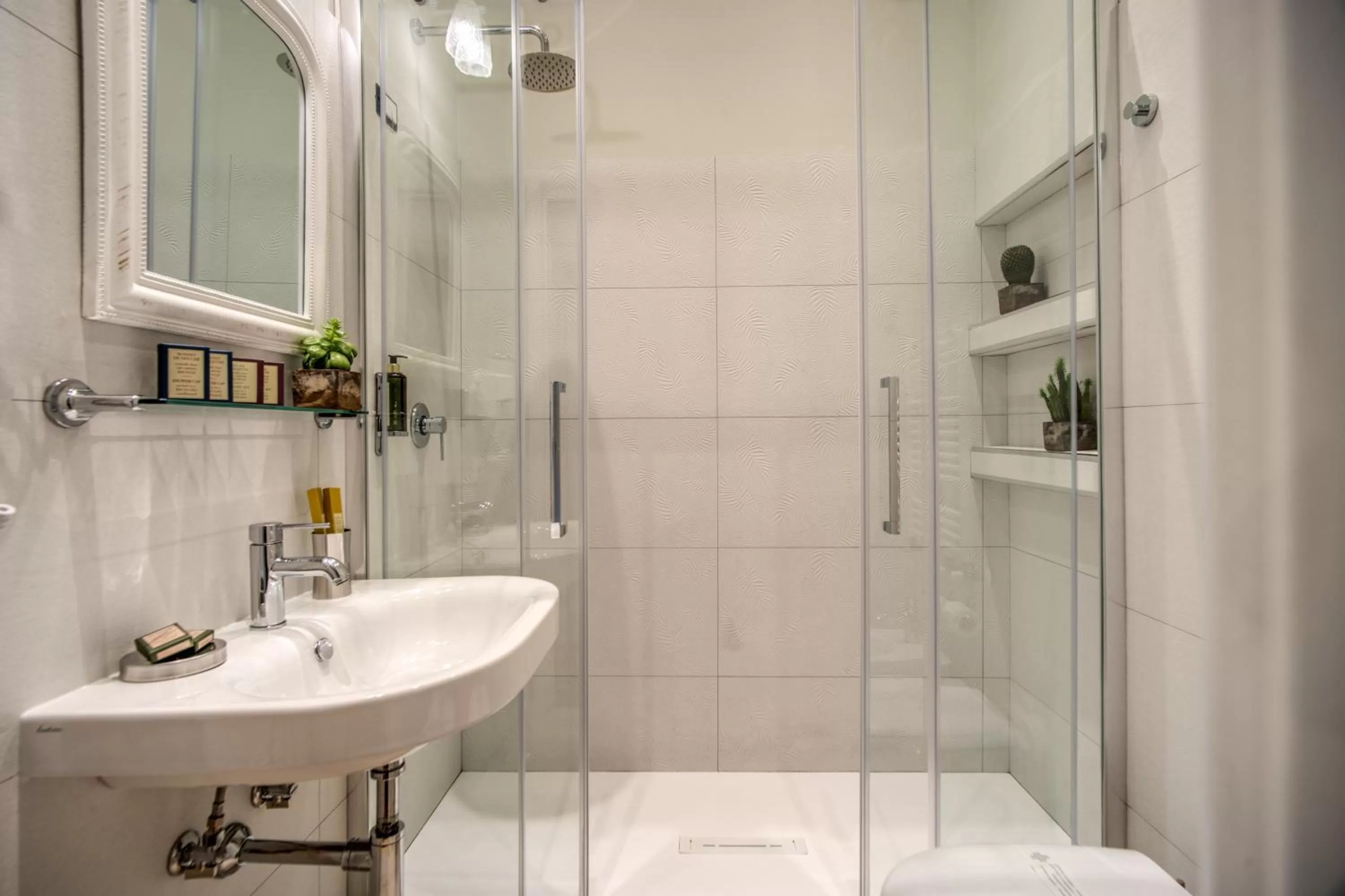 Shower in Tree Charme Trilussa