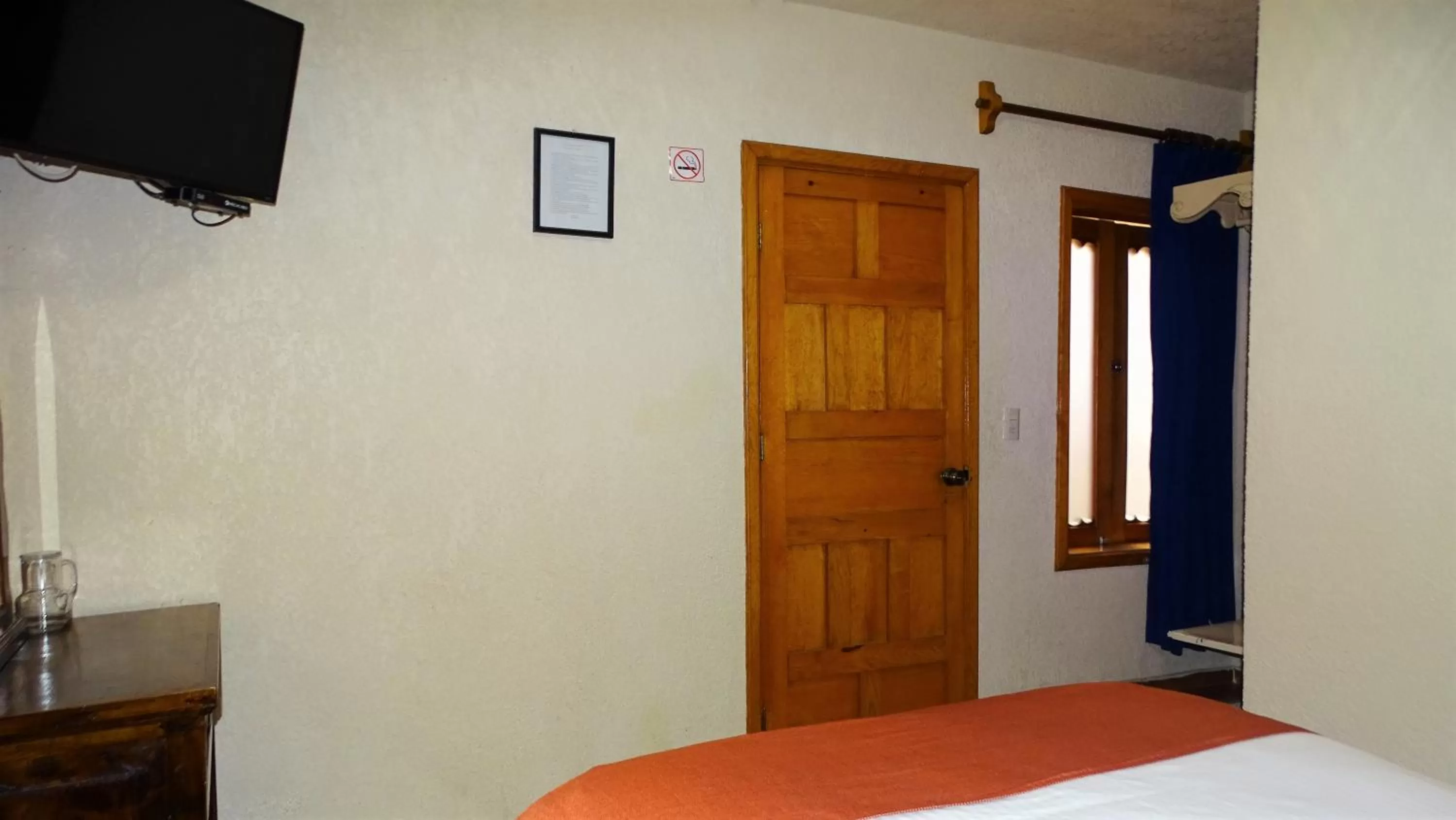 TV and multimedia in Hotel Barrio Antiguo