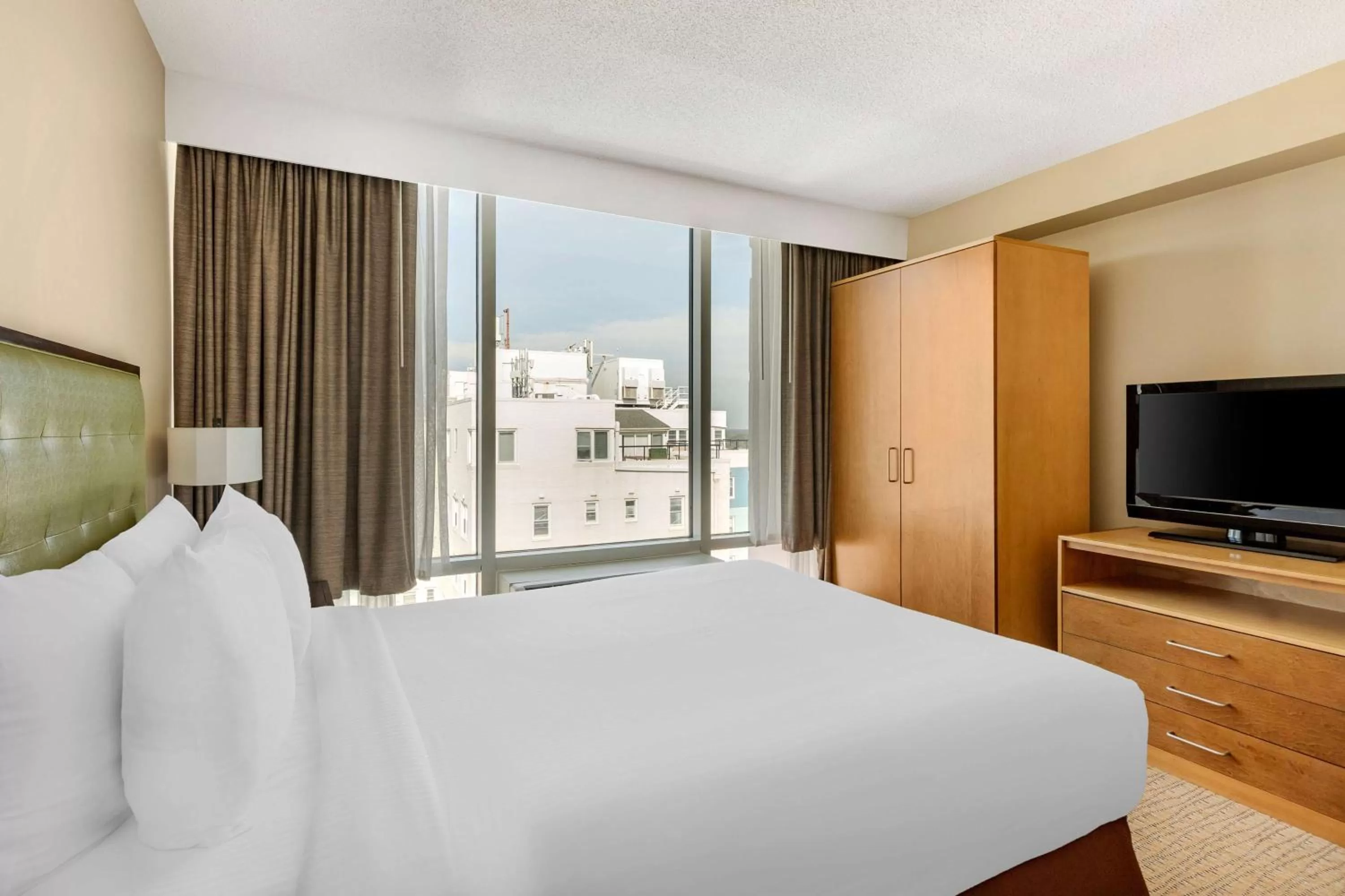 Queen Studio with City View in Hilton Vacation Club Oceanaire Virginia Beach