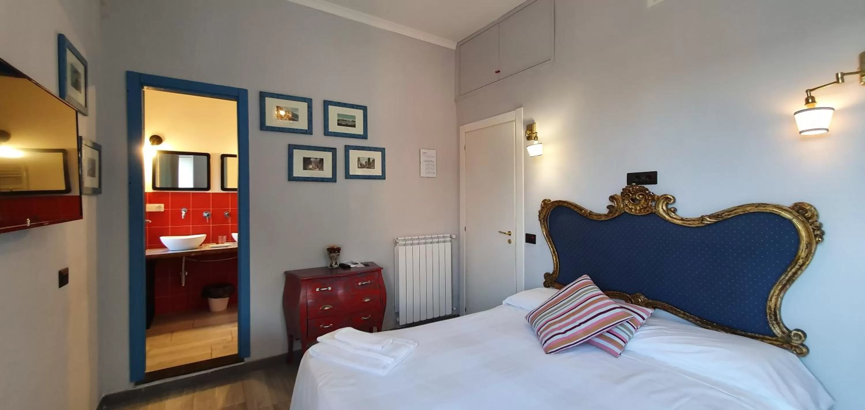 Photo of the whole room, Bed in The Spanish Palace, Suites, Rooms, Apartments & Terraces